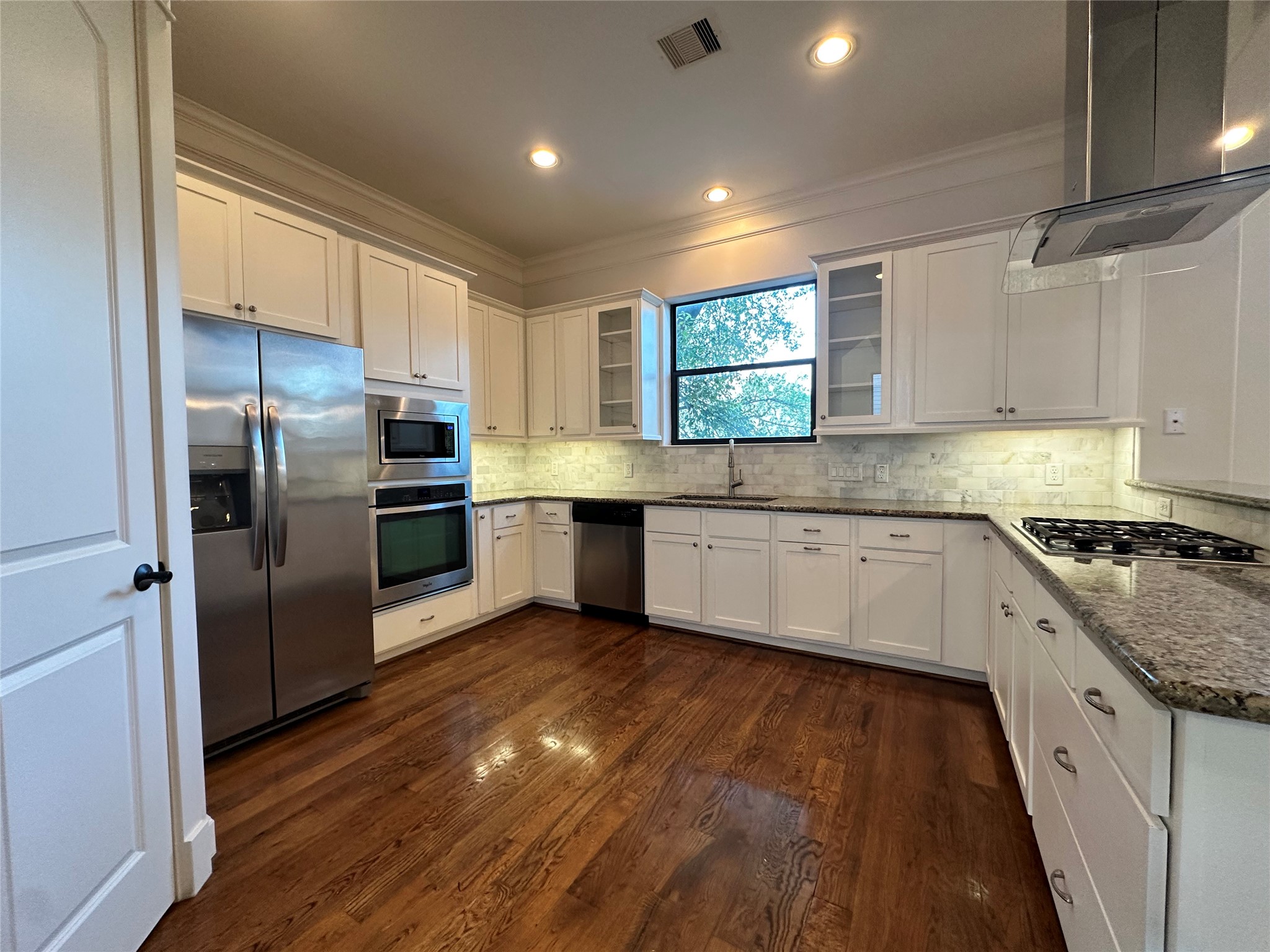 615 W 27th Street, #B, Houston, TX 77008 615 W 27th Street, #B, Houston, TX 77008
