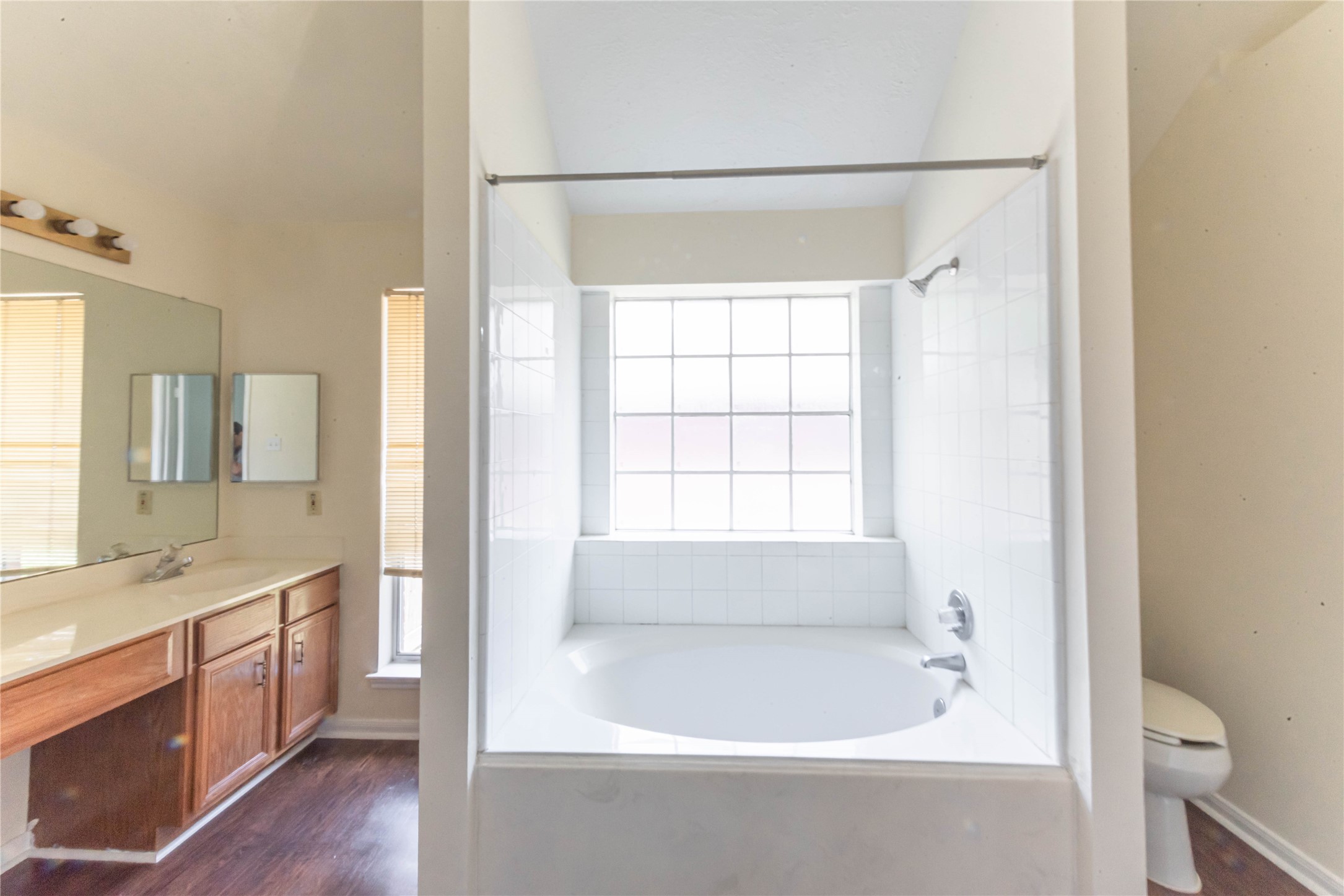 2106 Ledgecrest Drive, Houston, TX 77038