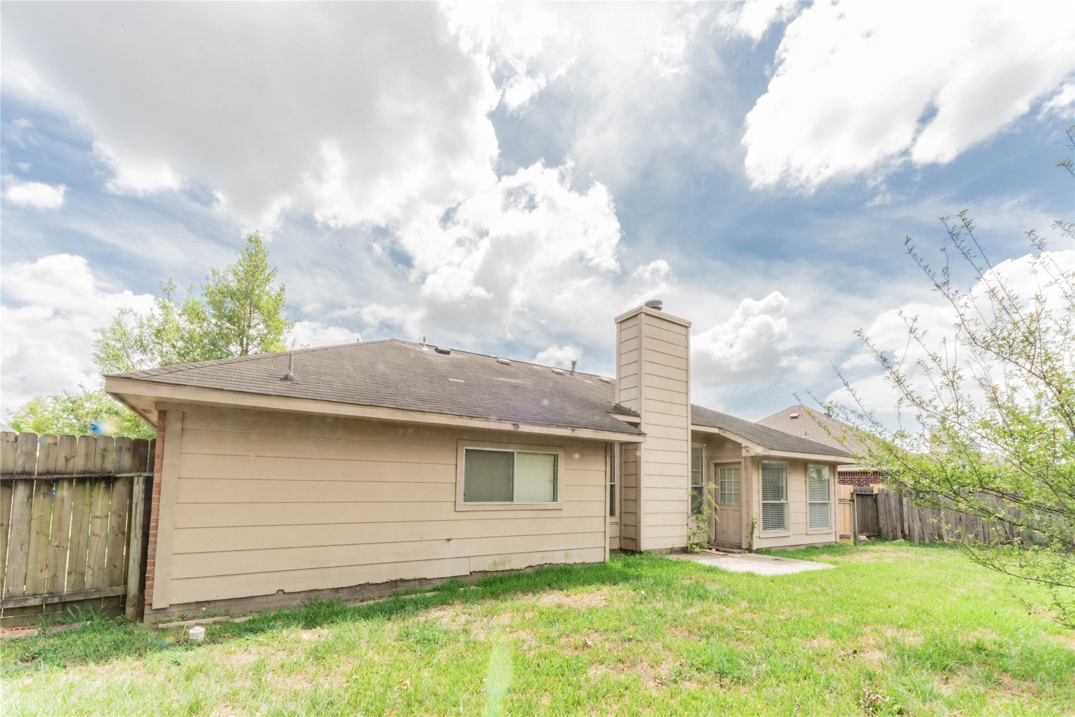 2106 Ledgecrest Drive, Houston, TX 77038