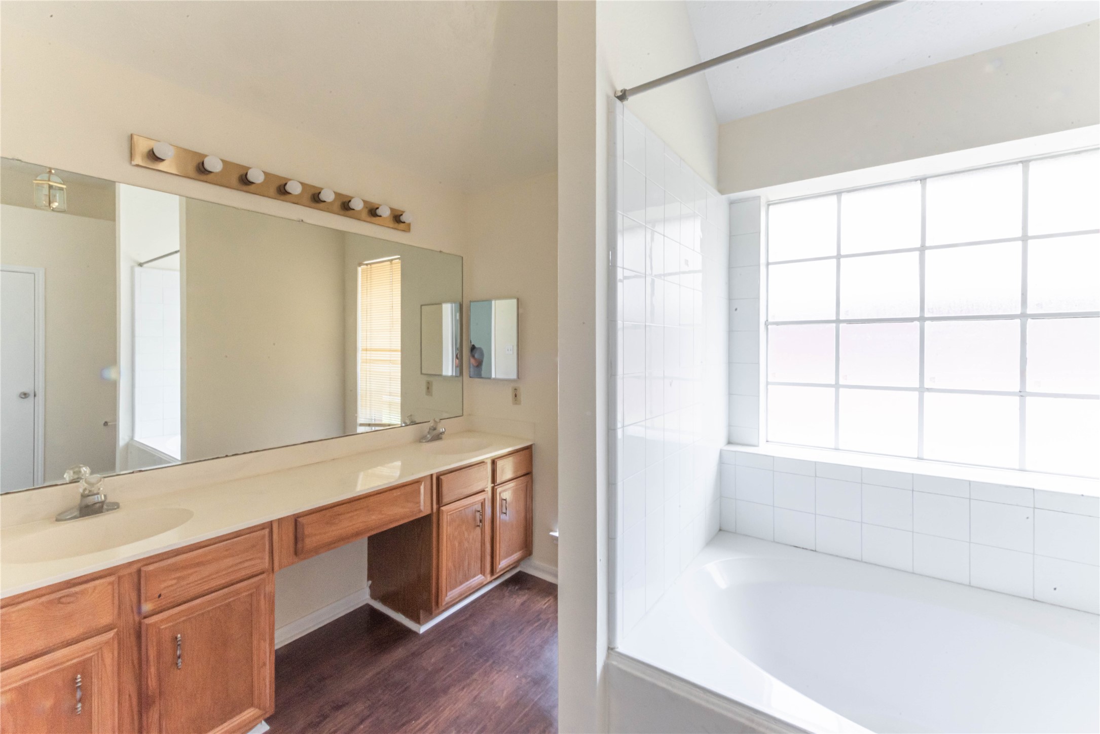 2106 Ledgecrest Drive, Houston, TX 77038