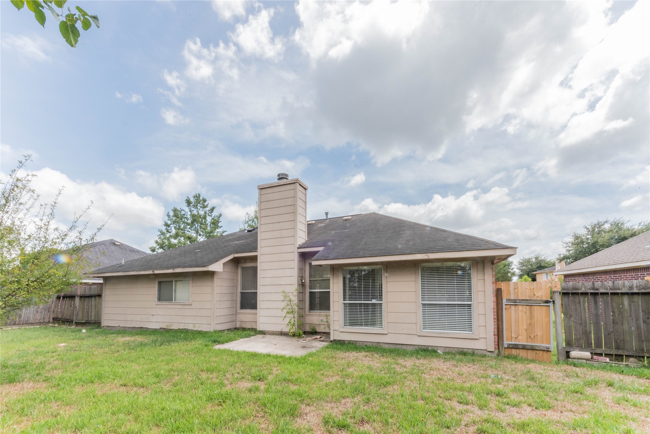 2106 Ledgecrest Drive, Houston, TX 77038