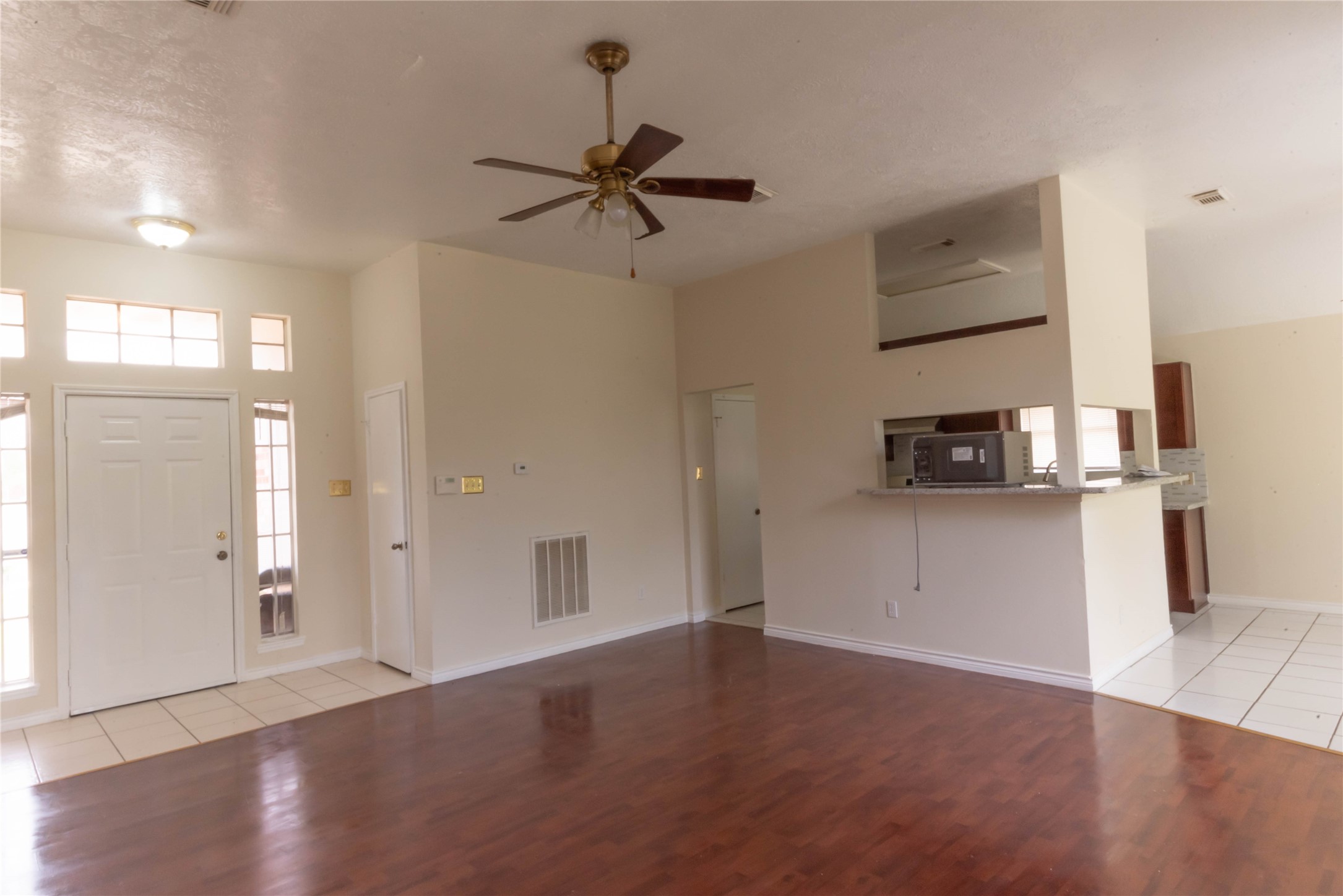 2106 Ledgecrest Drive, Houston, TX 77038