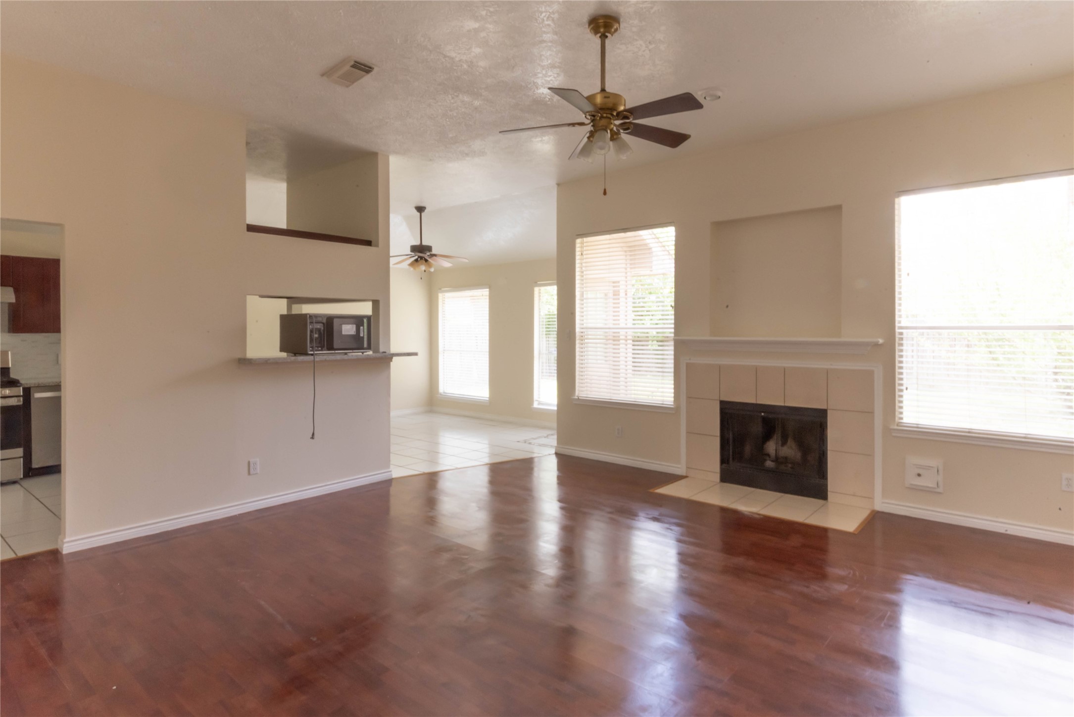 2106 Ledgecrest Drive, Houston, TX 77038