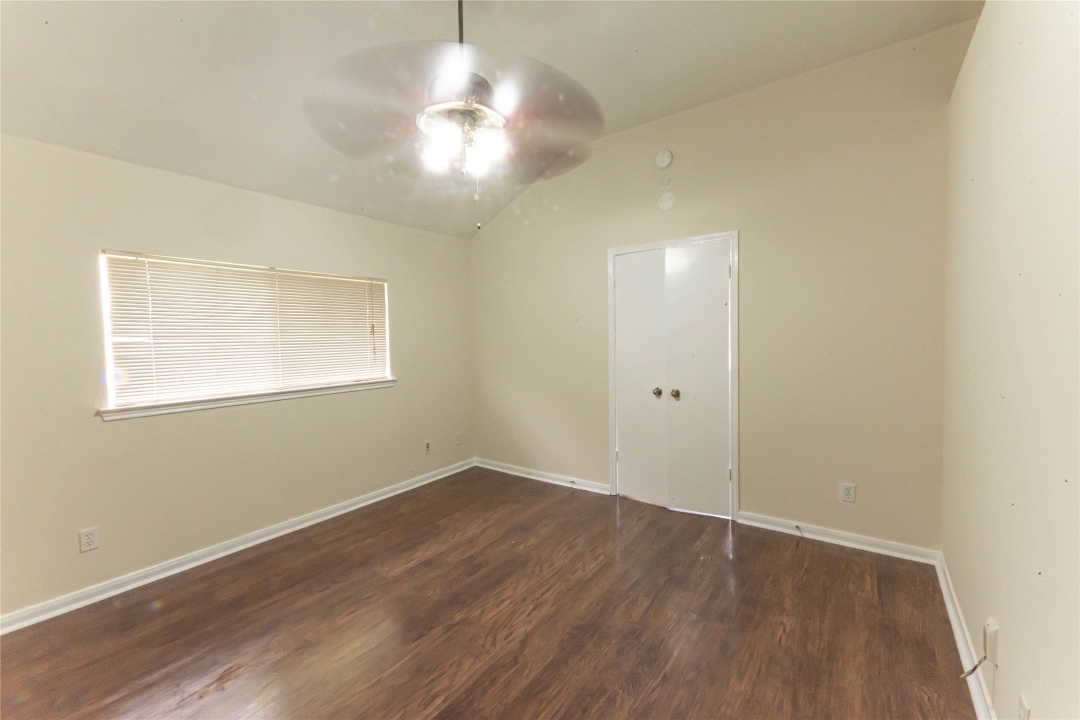 2106 Ledgecrest Drive, Houston, TX 77038