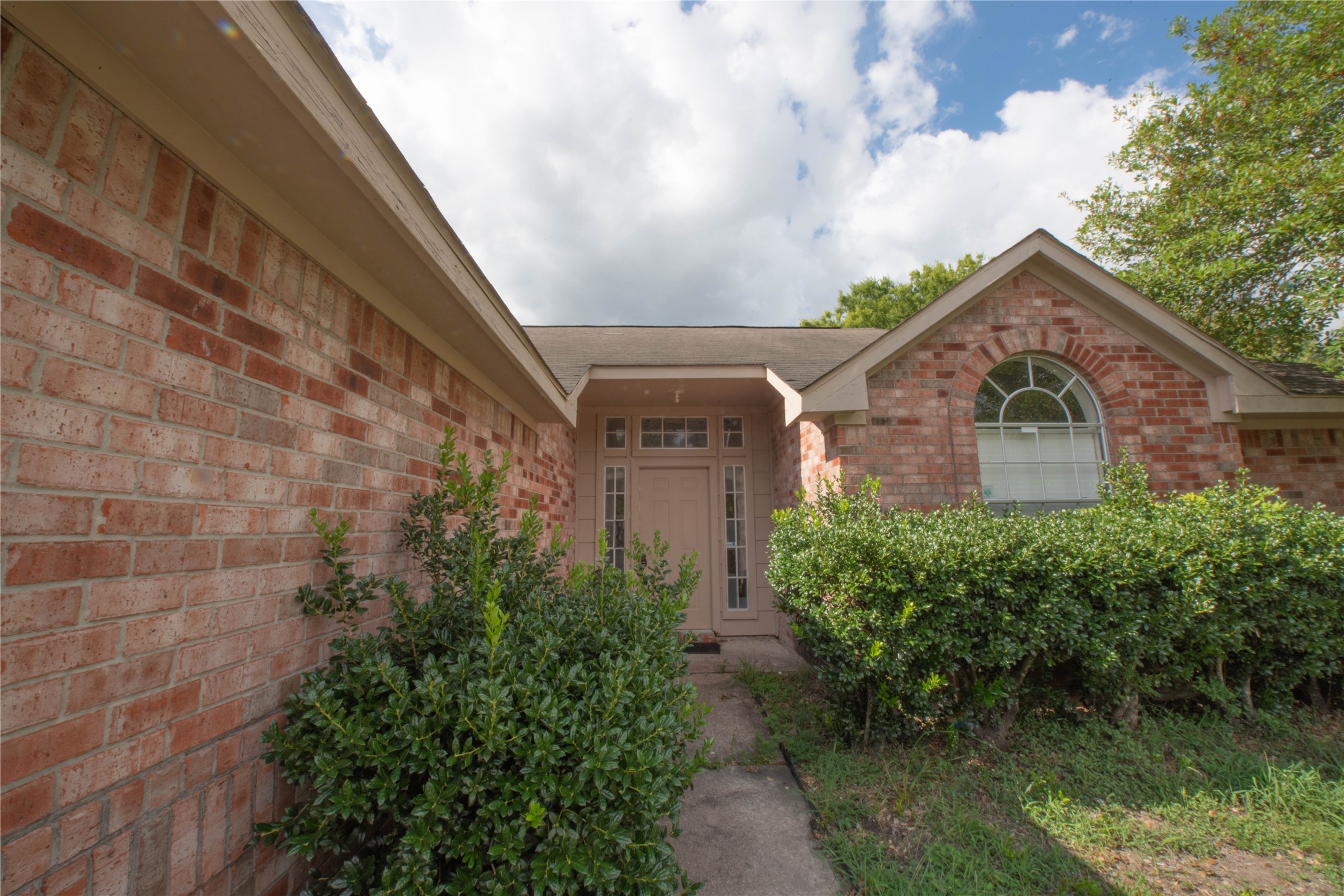 2106 Ledgecrest Drive, Houston, TX 77038