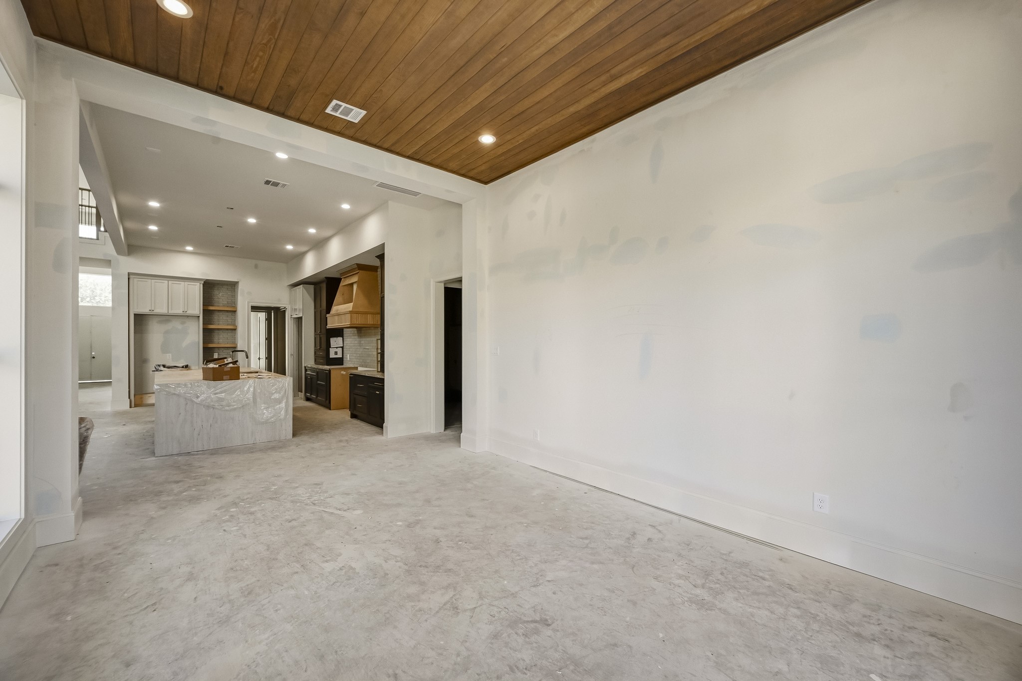 13' ceilings make the space feel spectacular!