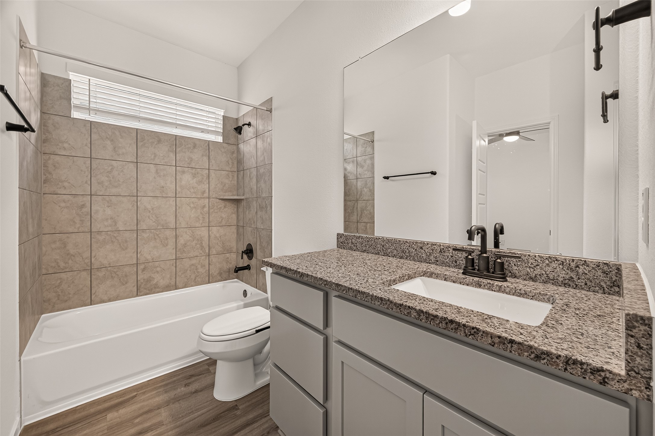 2814 Rockwood Drive, Iowa Colony, TX 77583