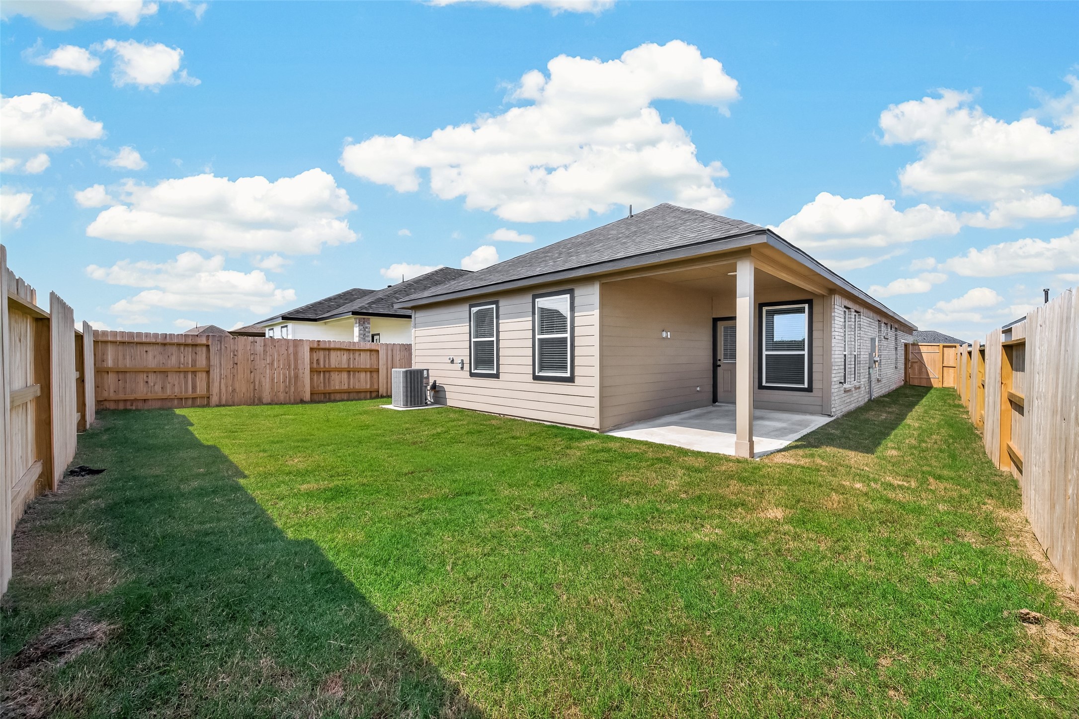 2814 Rockwood Drive, Iowa Colony, TX 77583
