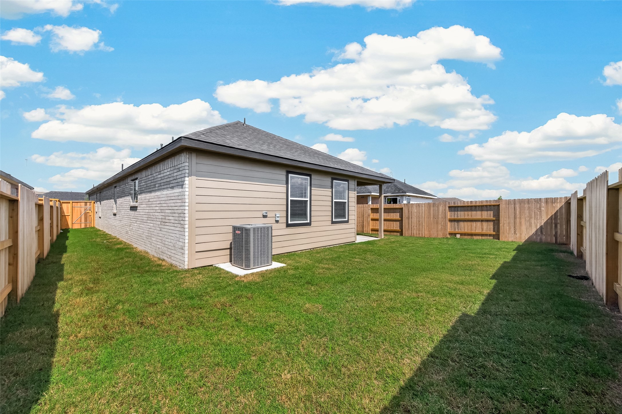 2814 Rockwood Drive, Iowa Colony, TX 77583