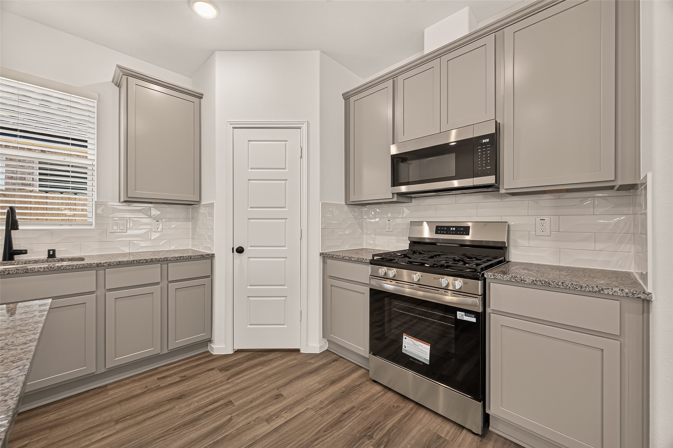 2814 Rockwood Drive, Iowa Colony, TX 77583