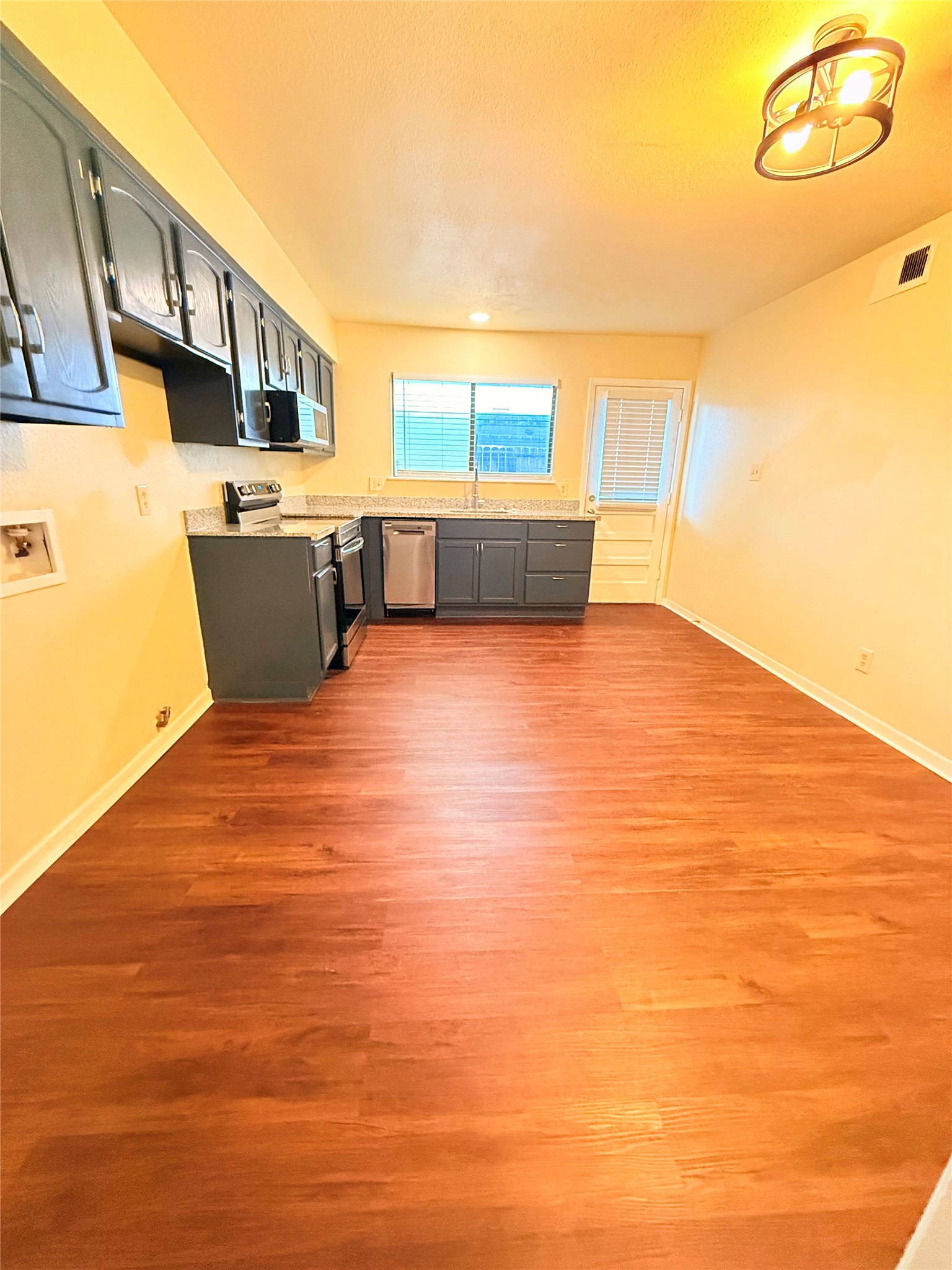 6401 Deihl Road, #804, Houston, TX 77092 6401 Deihl Road, #804, Houston, TX 77092