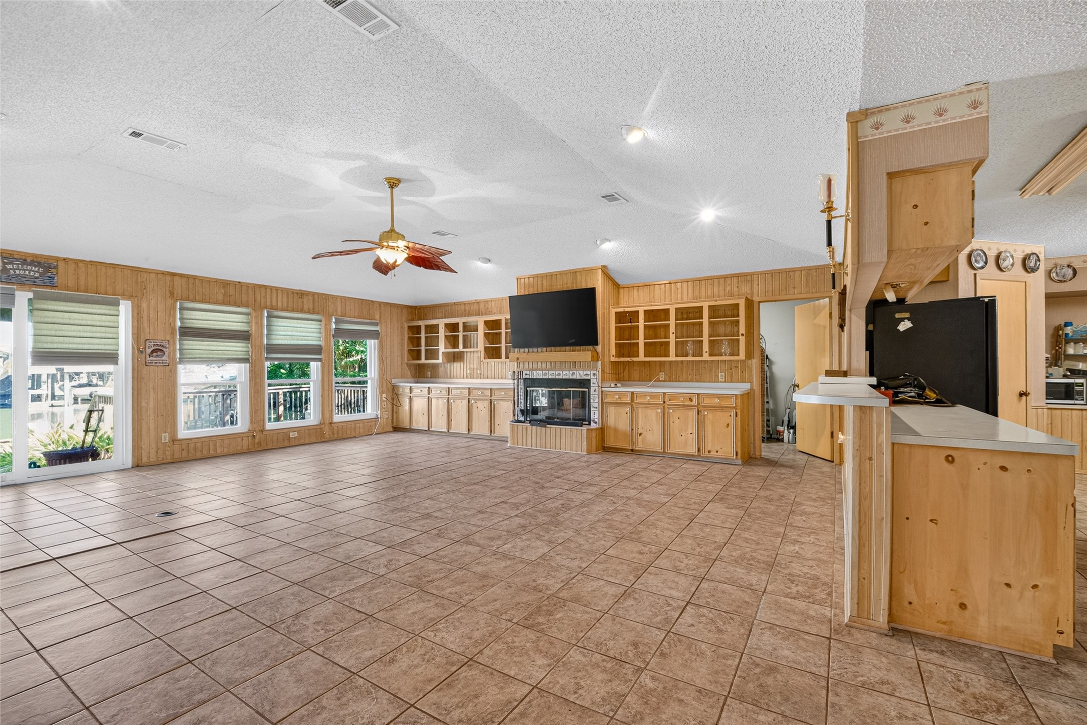 3726 18th Street N, Texas City, TX 77590