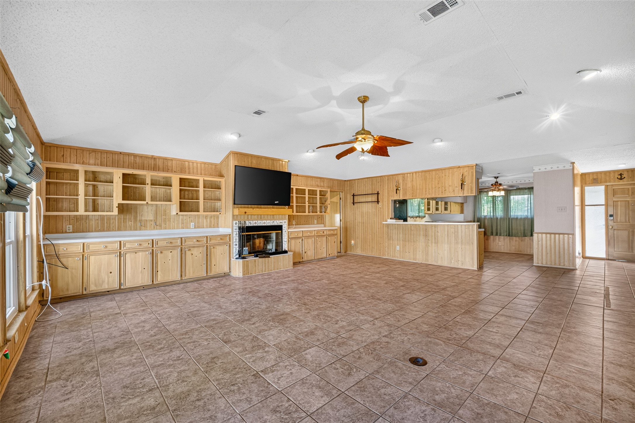 3726 18th Street N, Texas City, TX 77590