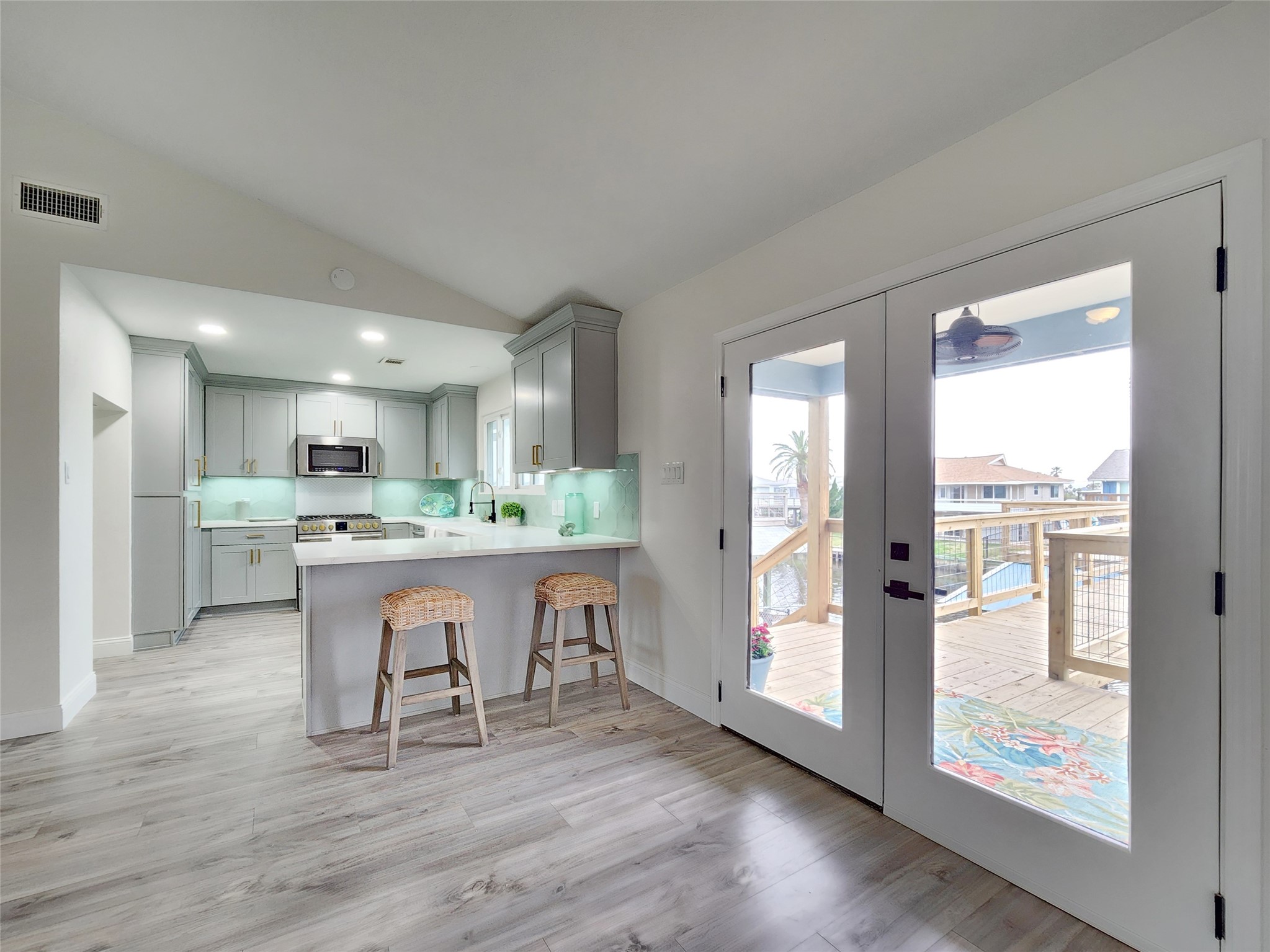288 Ling Street, Bayou Vista, TX 77563