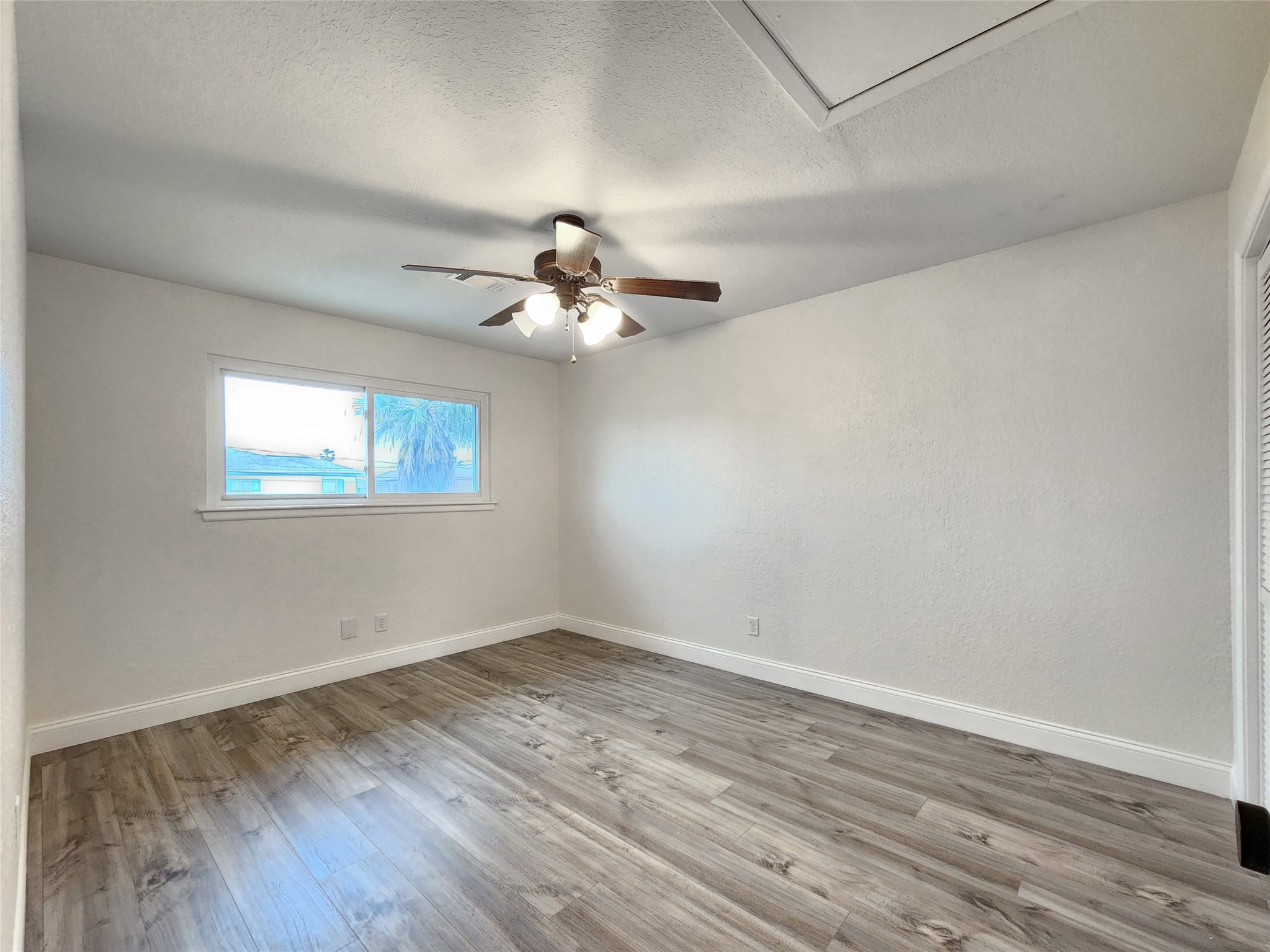 288 Ling Street, Bayou Vista, TX 77563