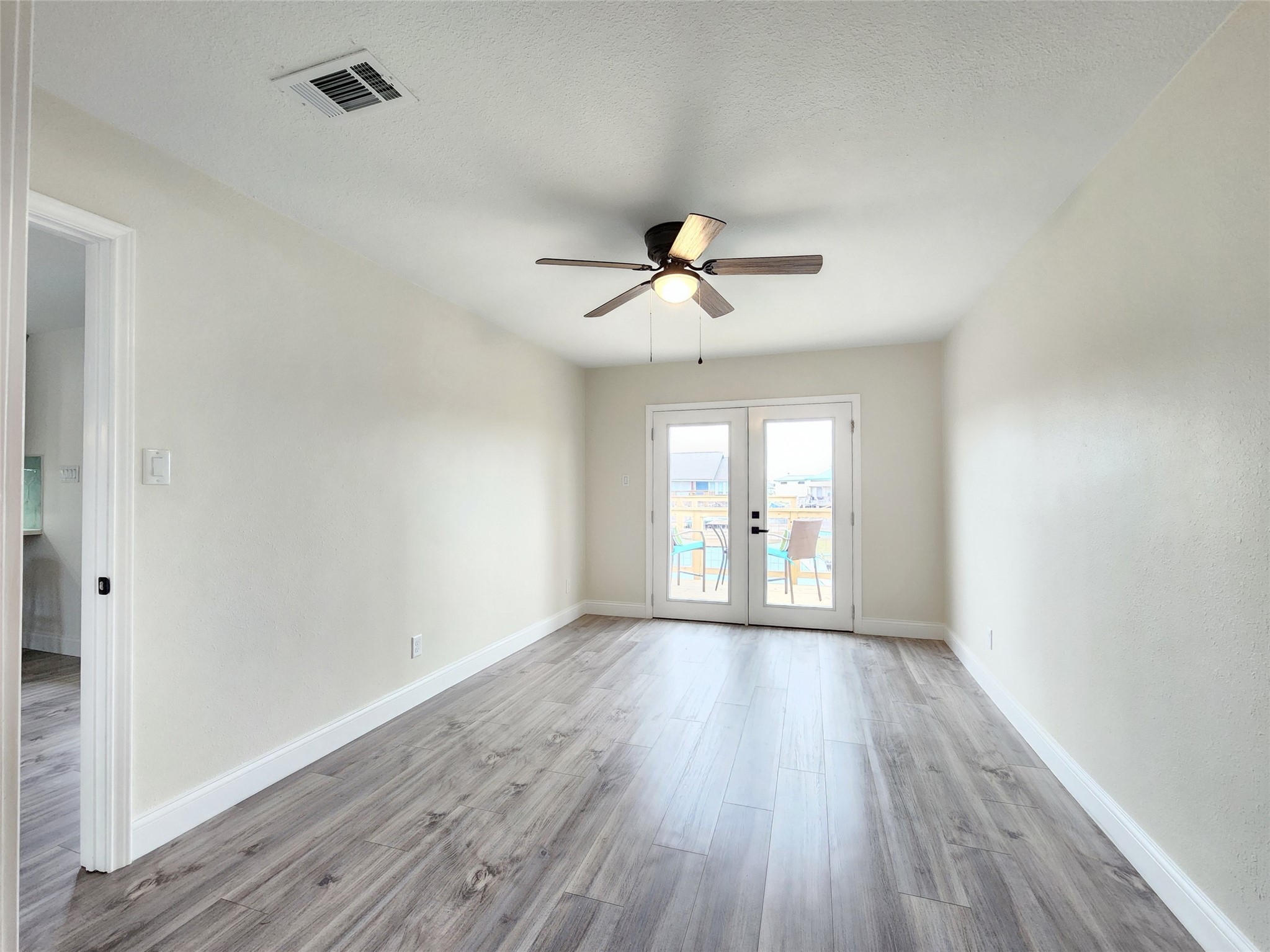 288 Ling Street, Bayou Vista, TX 77563