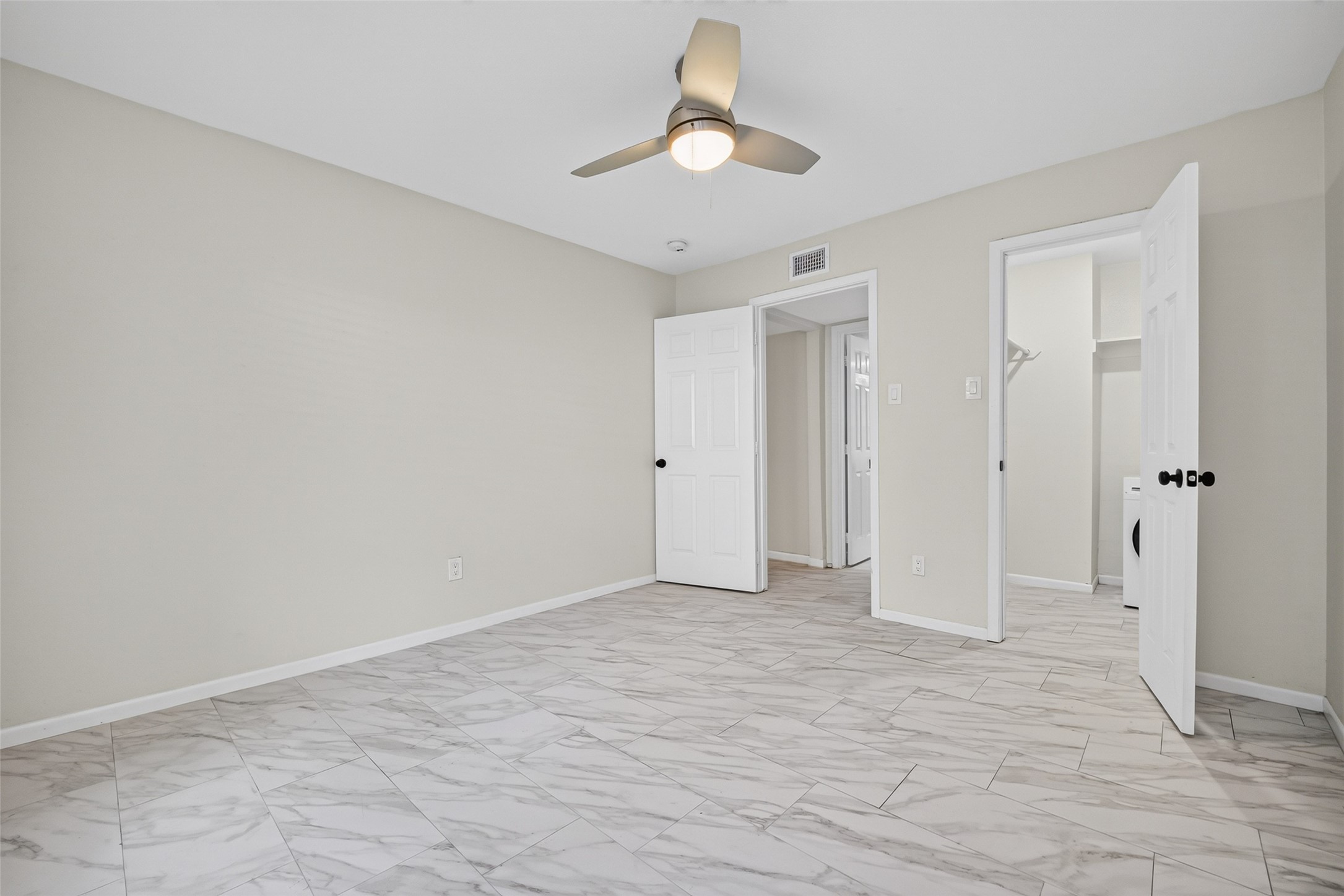 5929 Queensloch Drive, #131, Houston, TX 77096