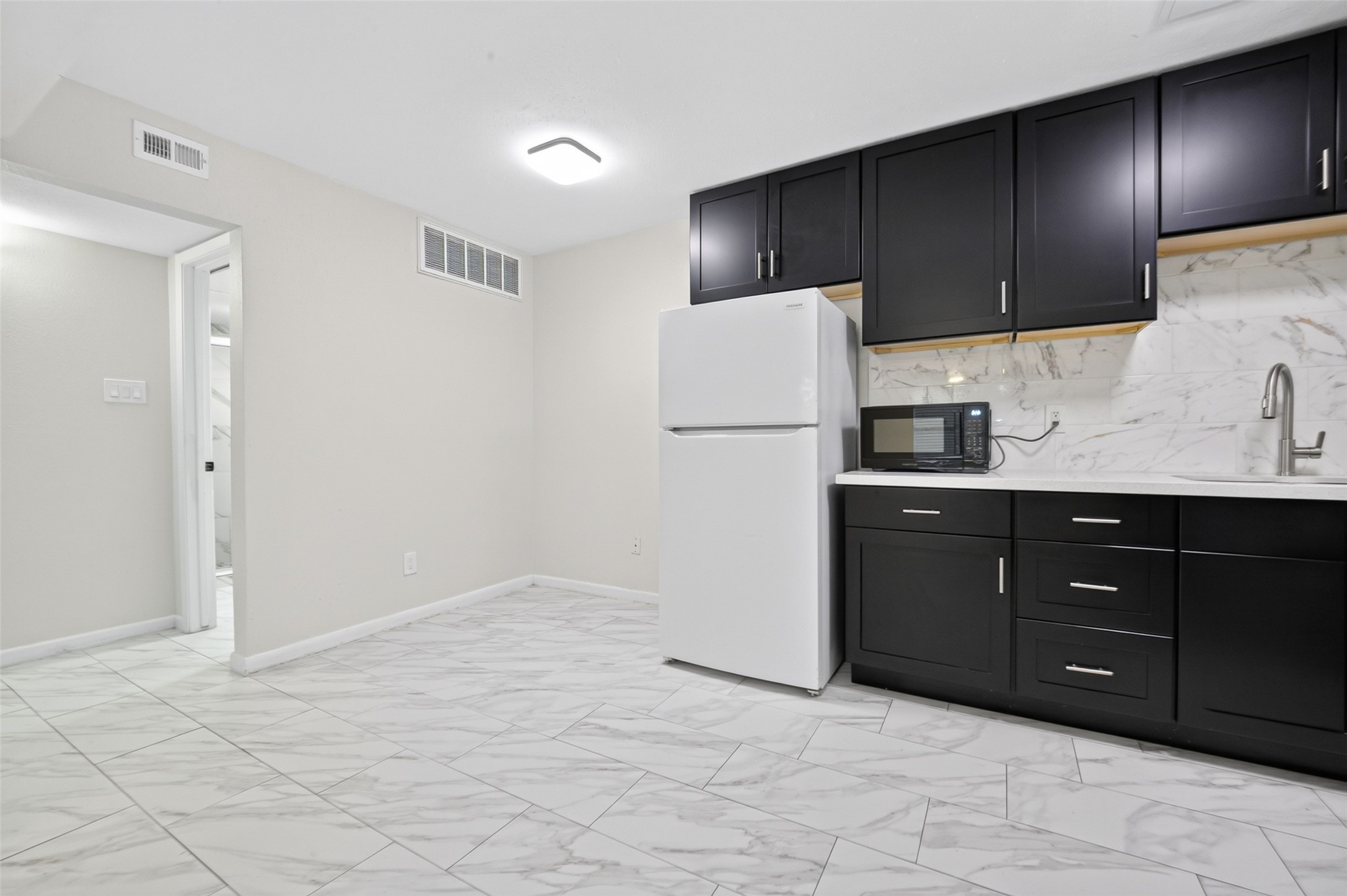 5929 Queensloch Drive, #131, Houston, TX 77096
