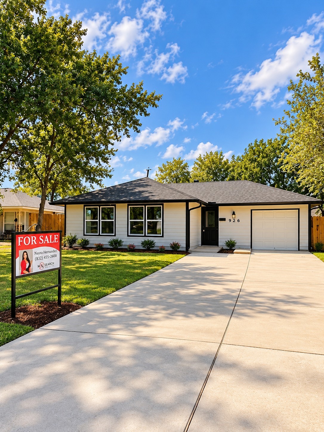 Virtually enhanced lighting and landscaping Virtually enhanced lighting and landscaping