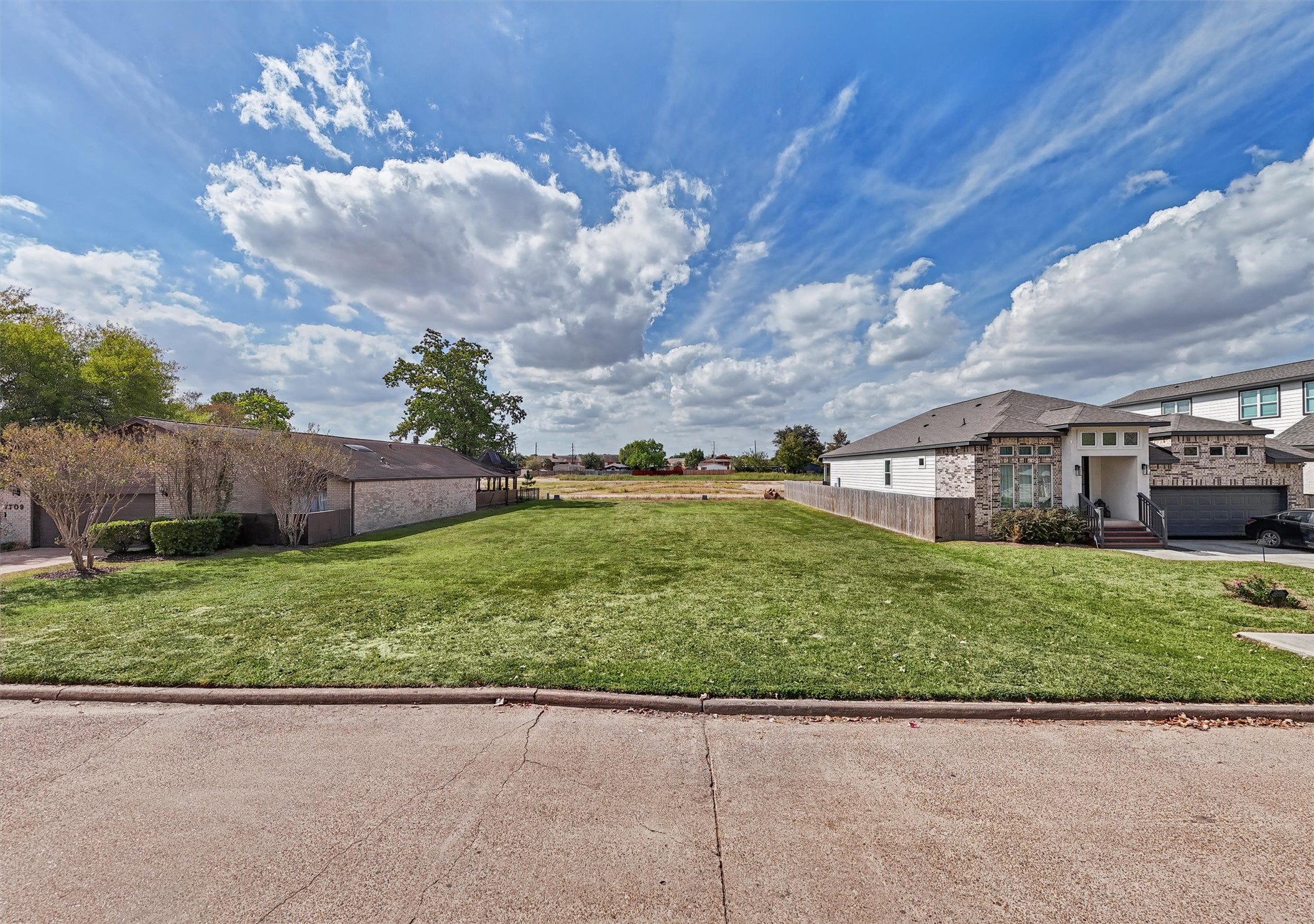 7713 Green Lawn Drive, Houston, TX 77088