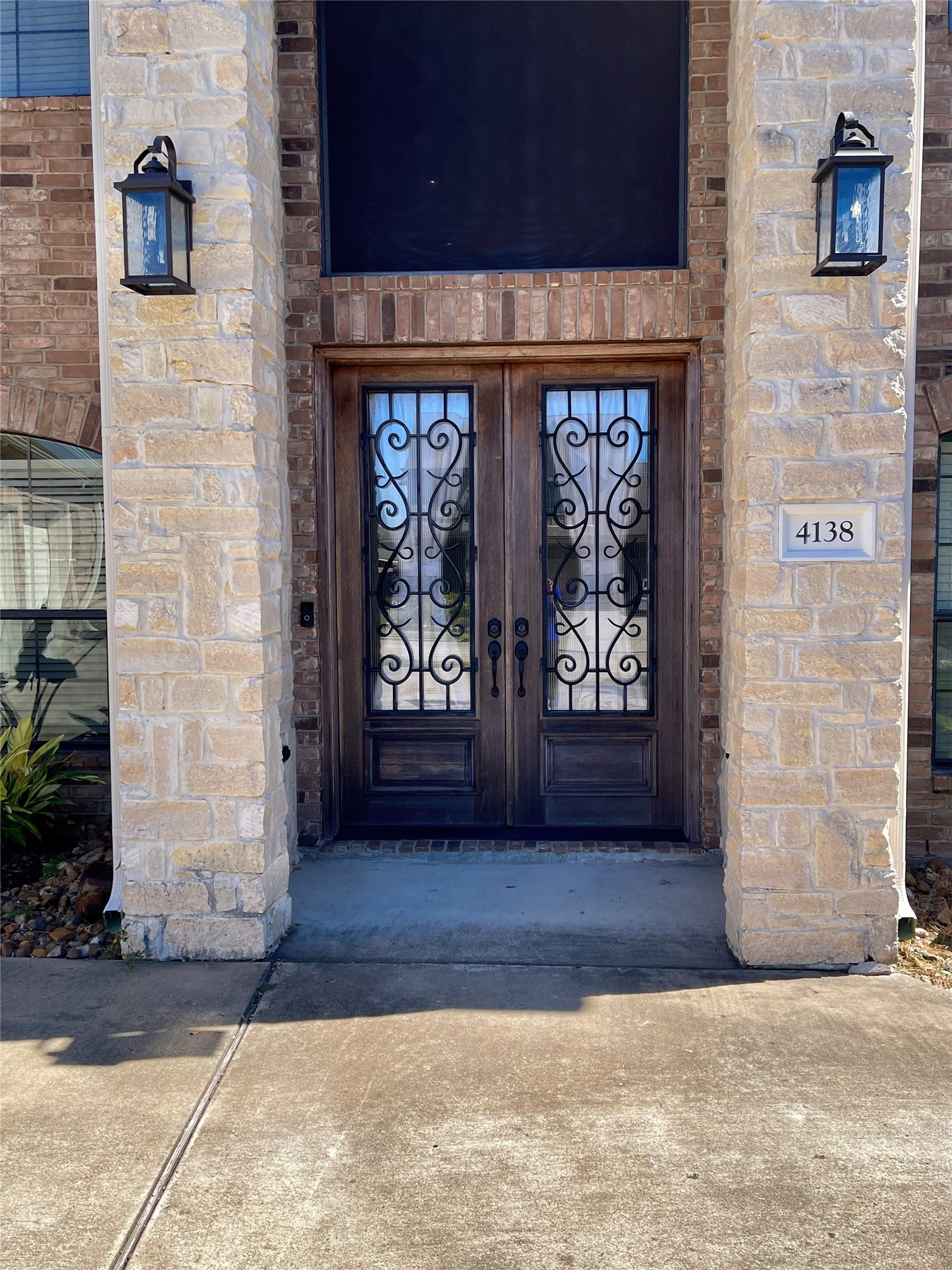 4138 Lakepointe Forest Drive, Seabrook, TX 77586