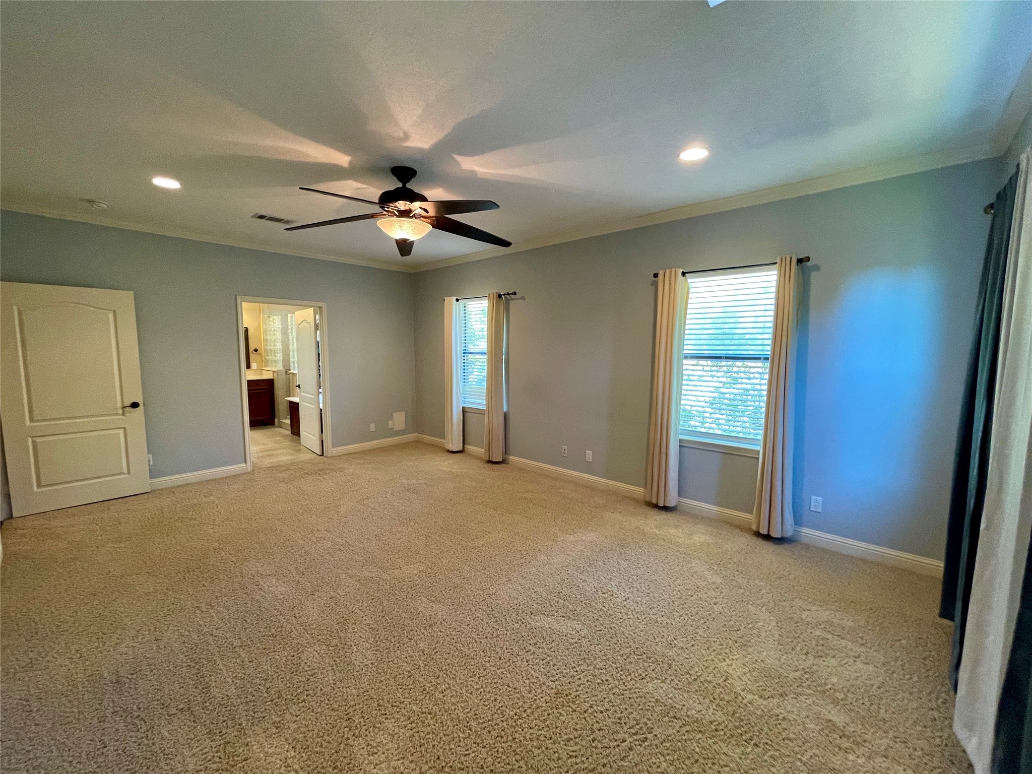 4138 Lakepointe Forest Drive, Seabrook, TX 77586