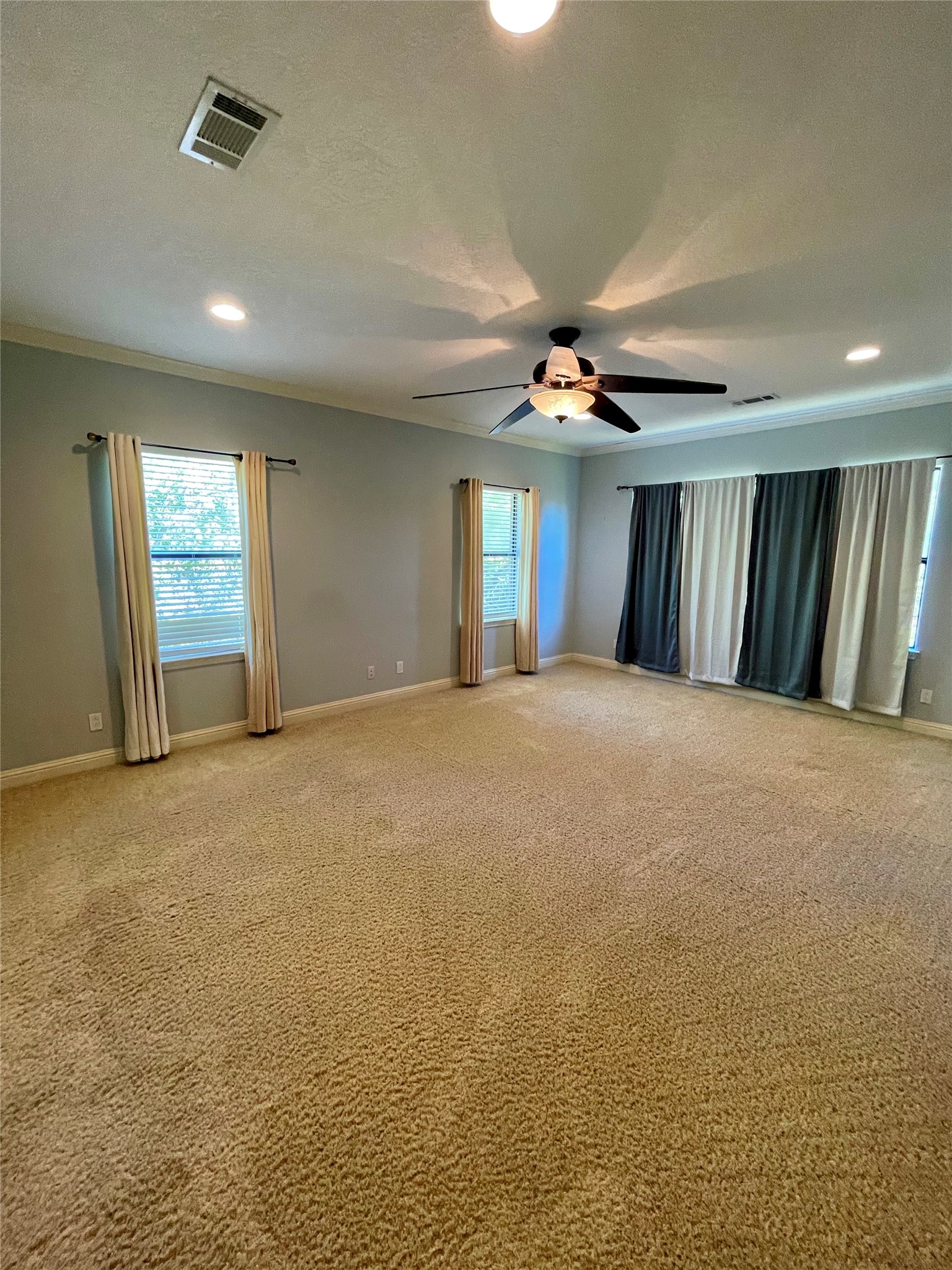 4138 Lakepointe Forest Drive, Seabrook, TX 77586