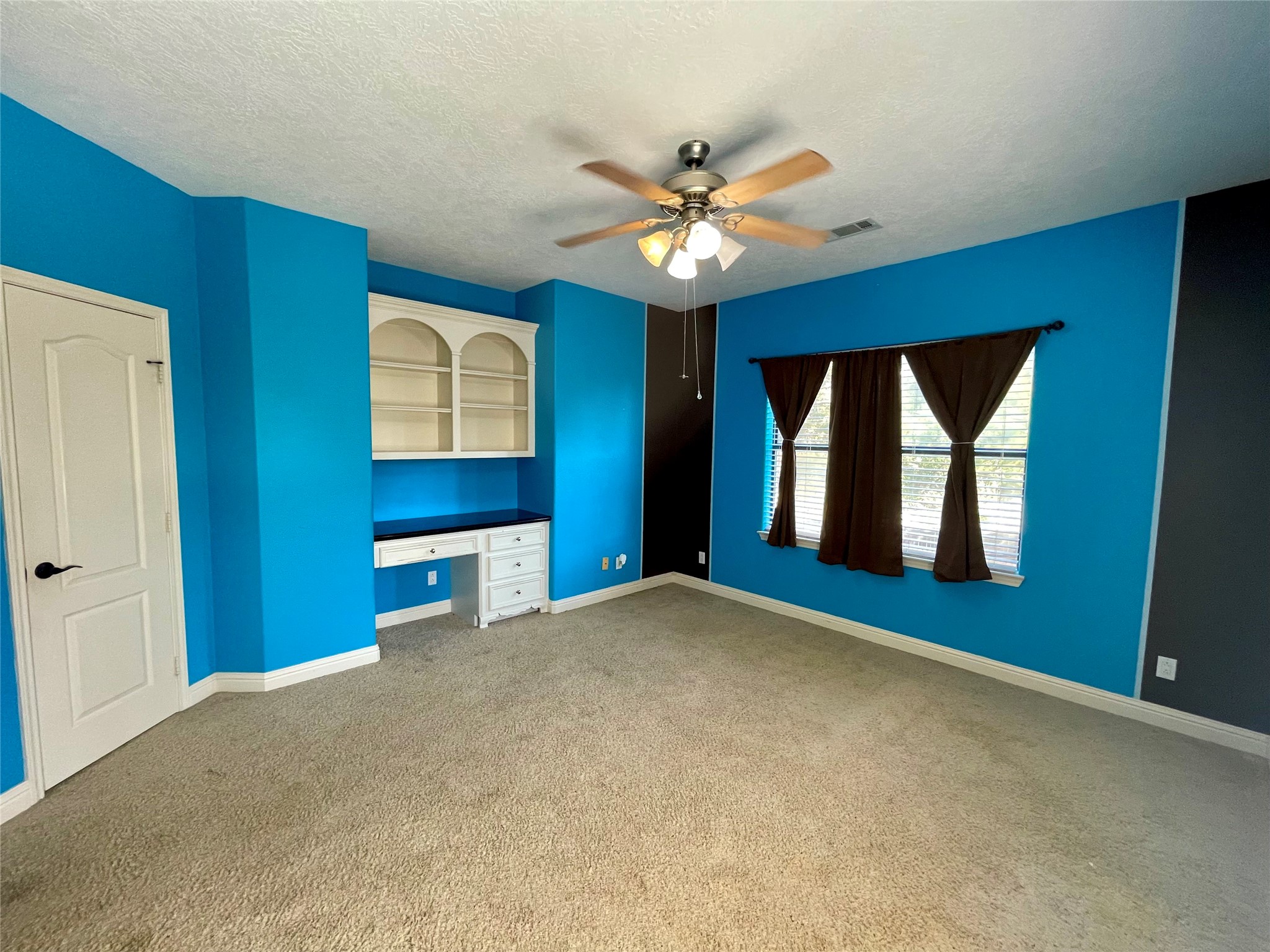 4138 Lakepointe Forest Drive, Seabrook, TX 77586