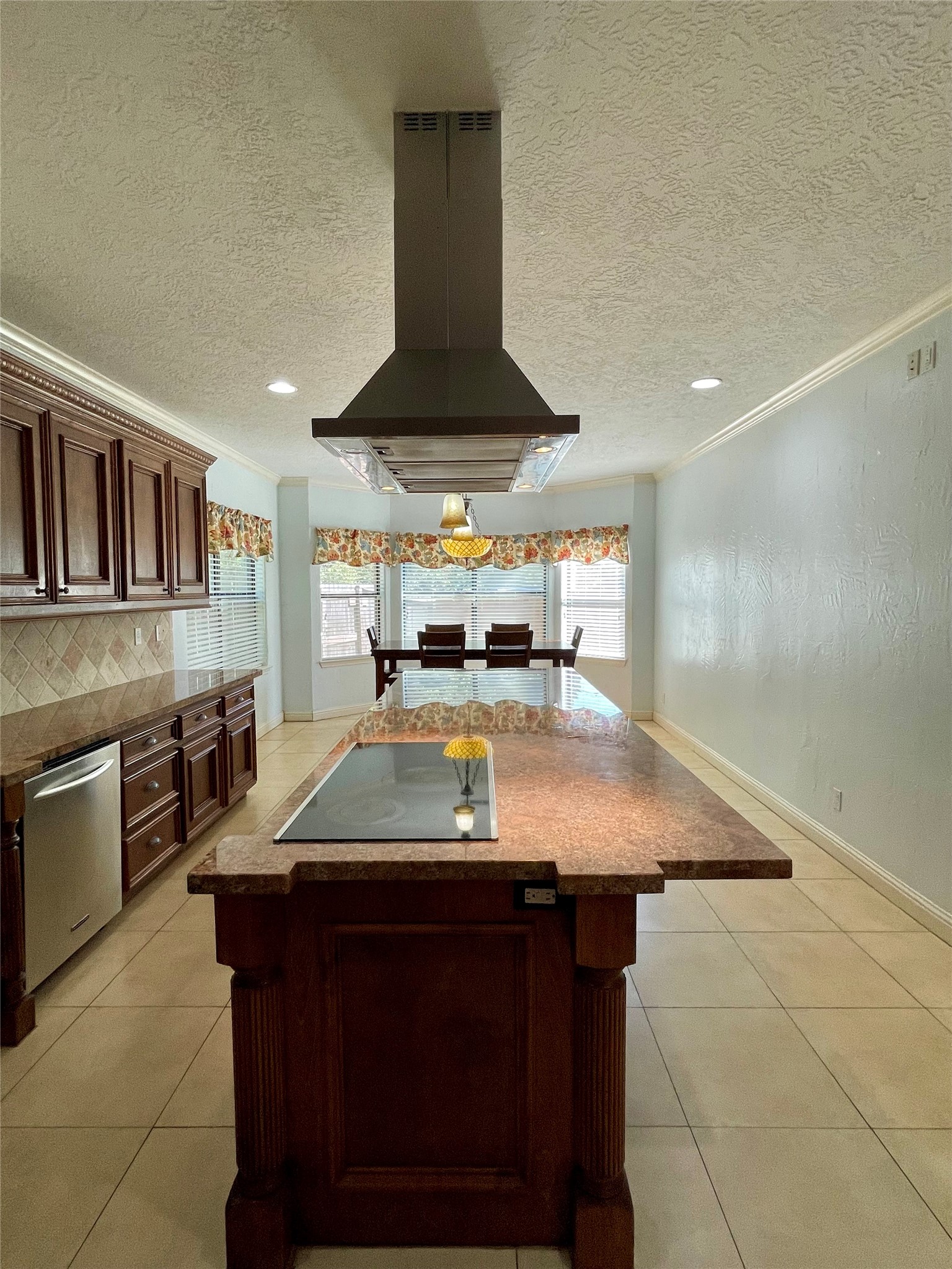 4138 Lakepointe Forest Drive, Seabrook, TX 77586