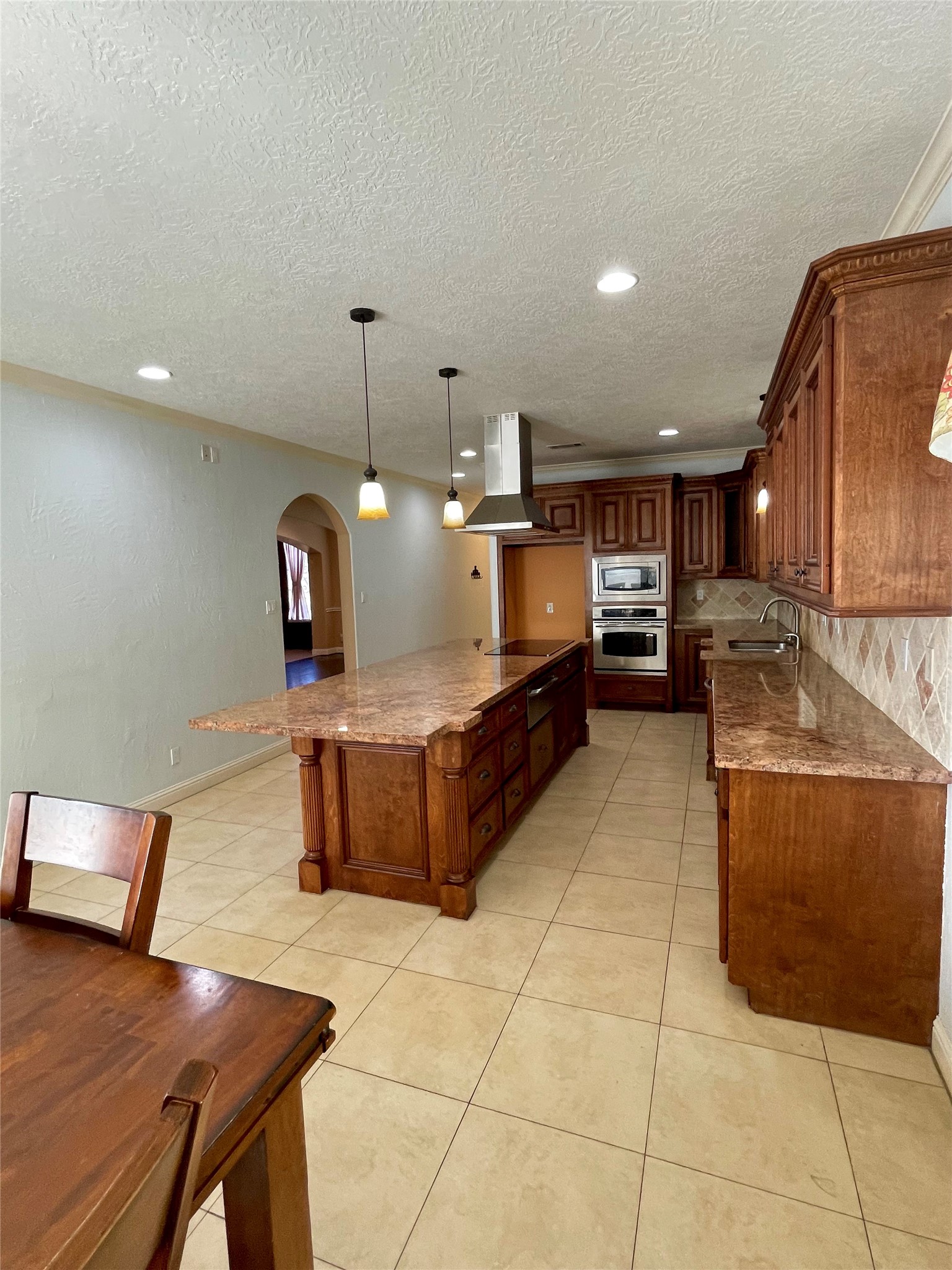 4138 Lakepointe Forest Drive, Seabrook, TX 77586