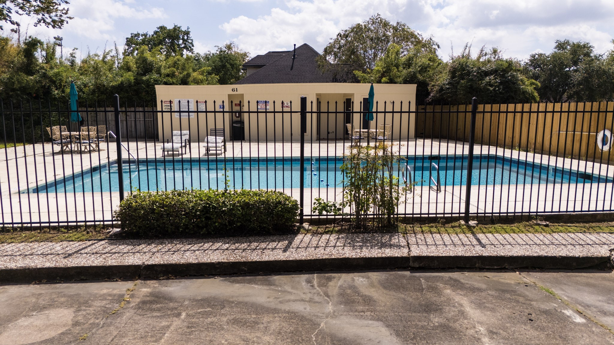 a few steps to the community pool