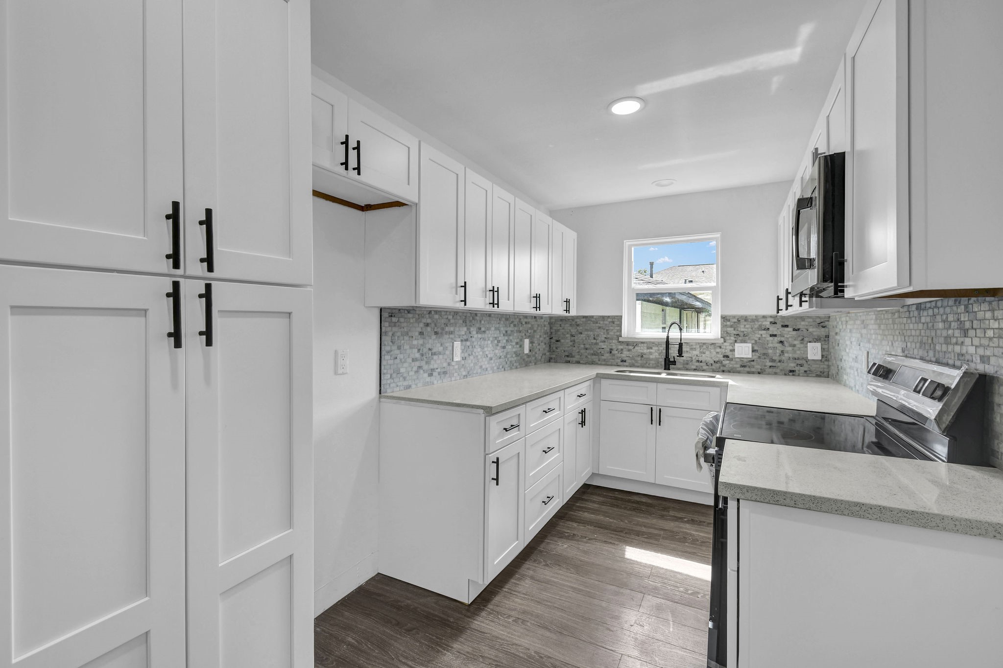 1332 Montgomery Street, La Marque, TX 77568