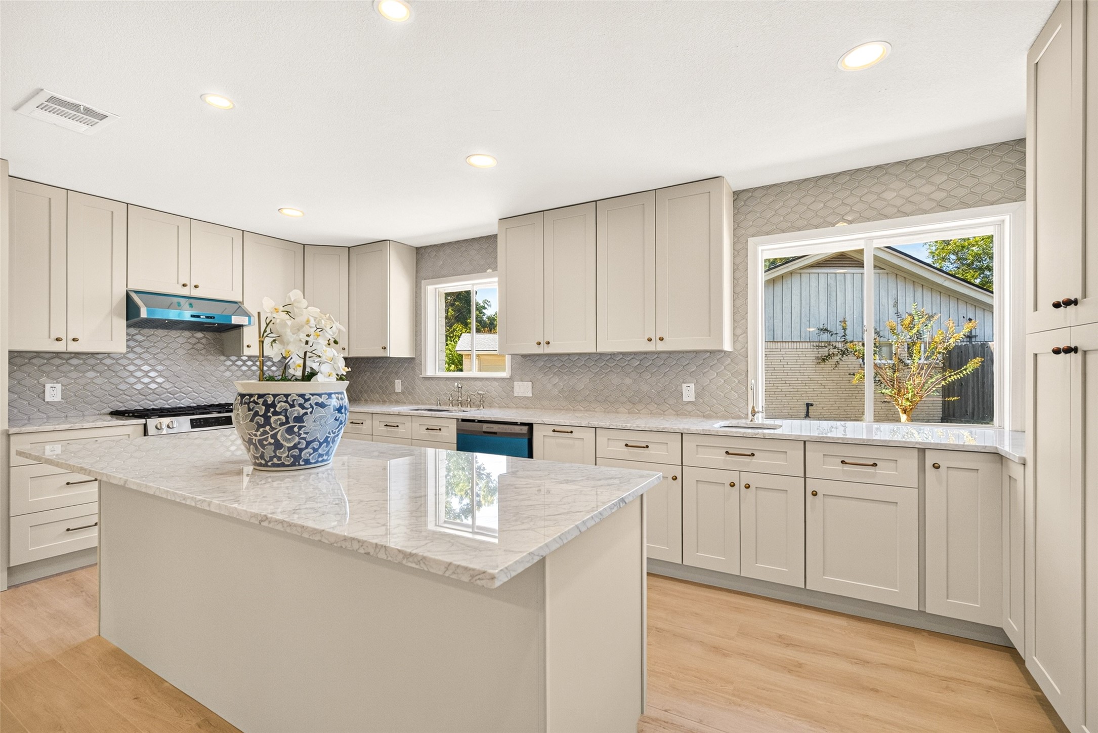 18203 Carriage Lane, Nassau Bay, TX 77058