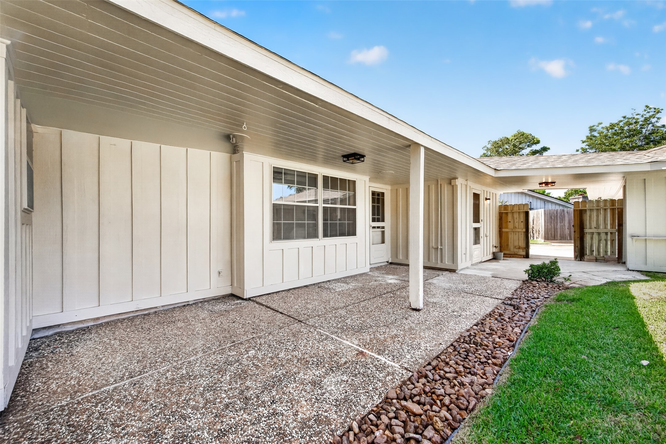 18203 Carriage Lane, Nassau Bay, TX 77058