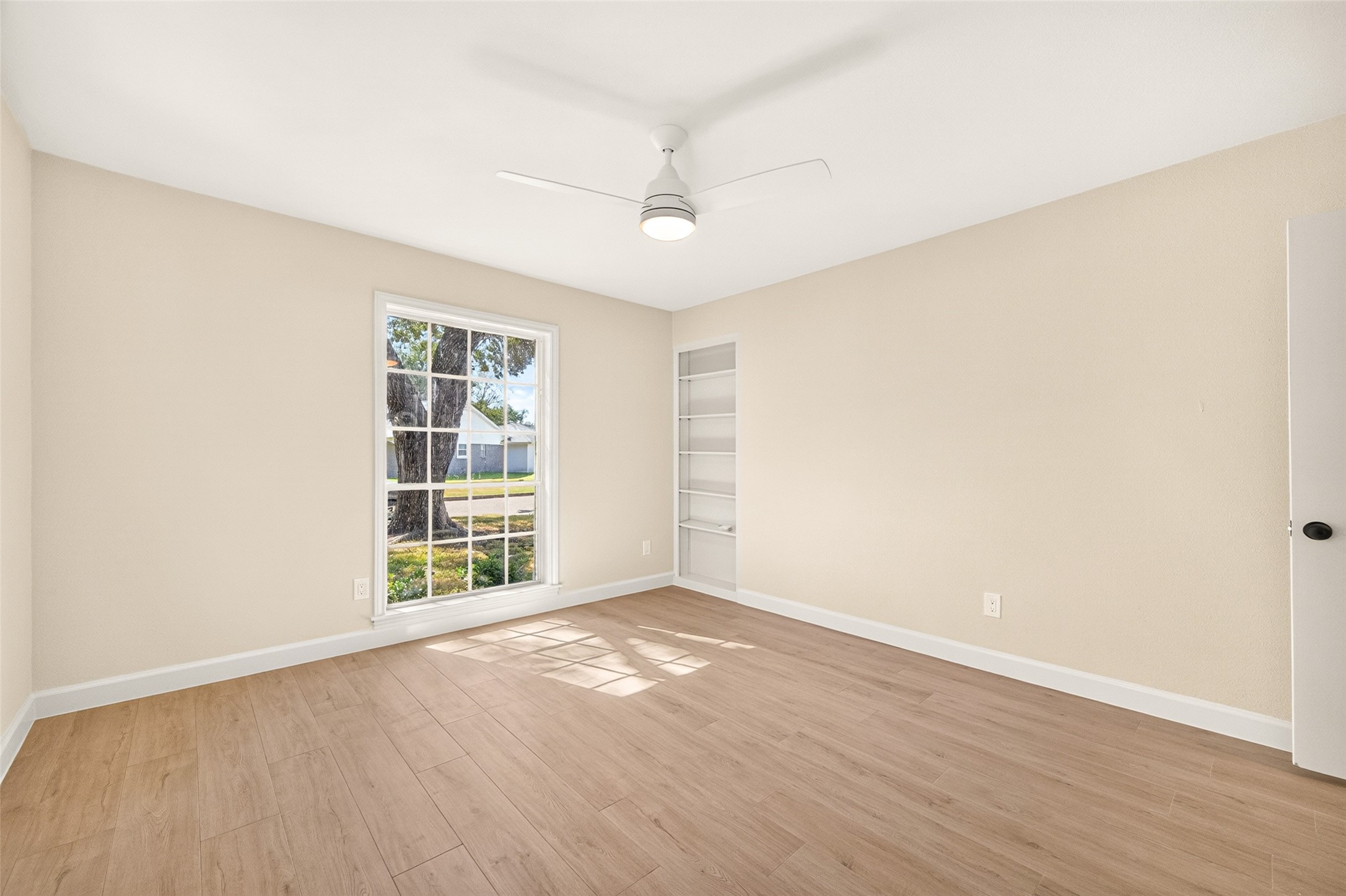 18203 Carriage Lane, Nassau Bay, TX 77058