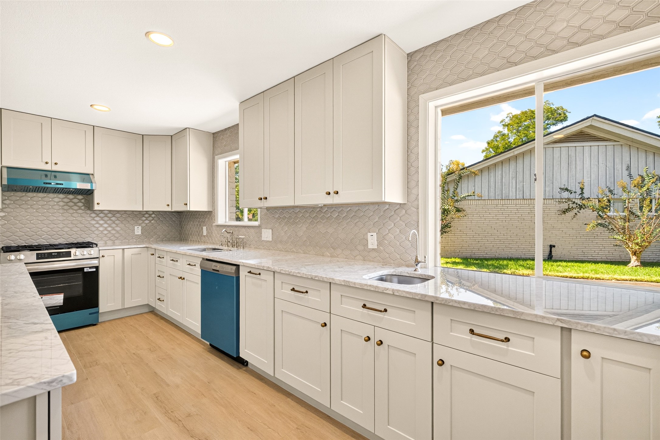 18203 Carriage Lane, Nassau Bay, TX 77058