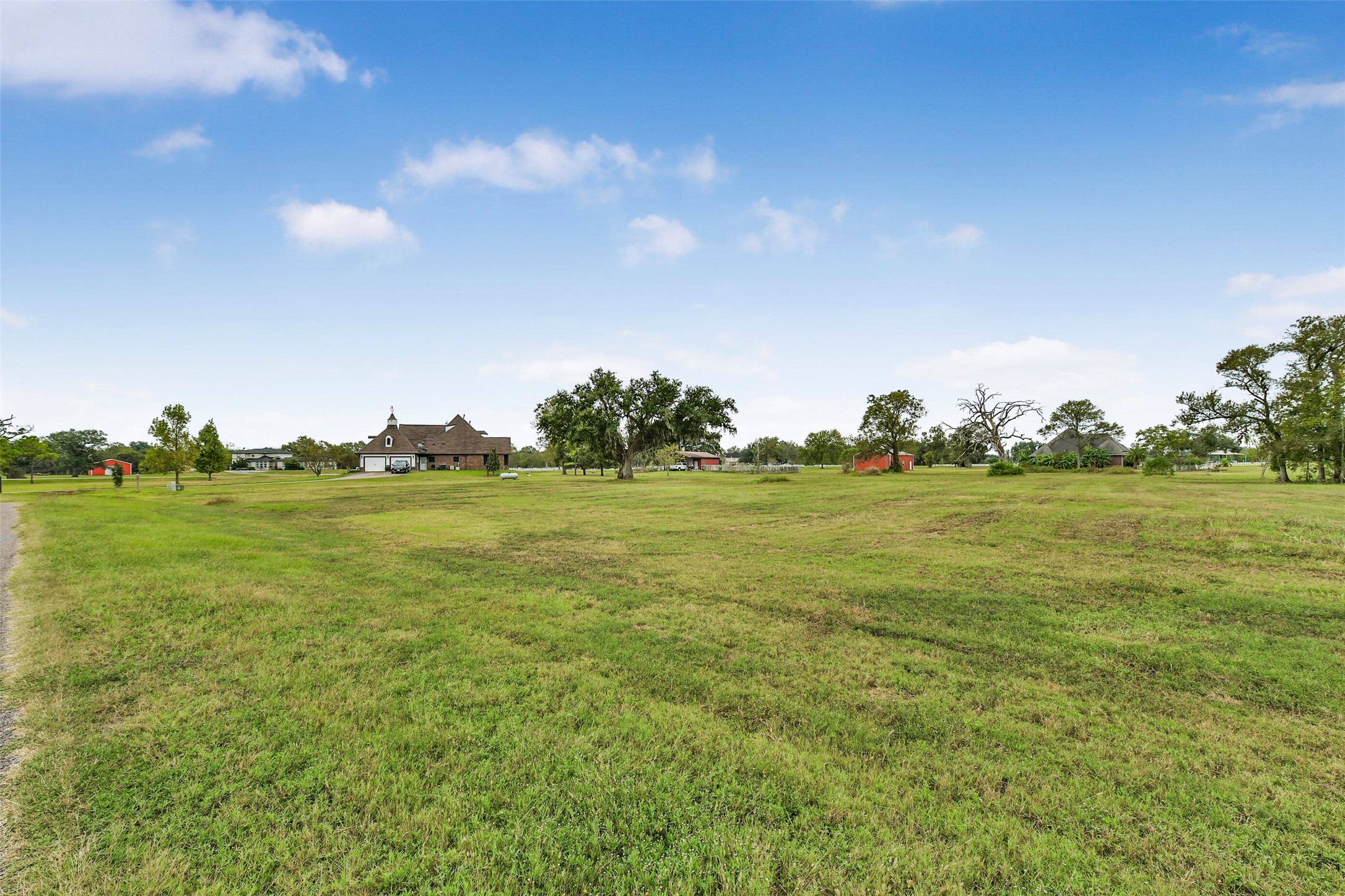 2811 Horse Trail Drive, Rosharon, TX 77583
