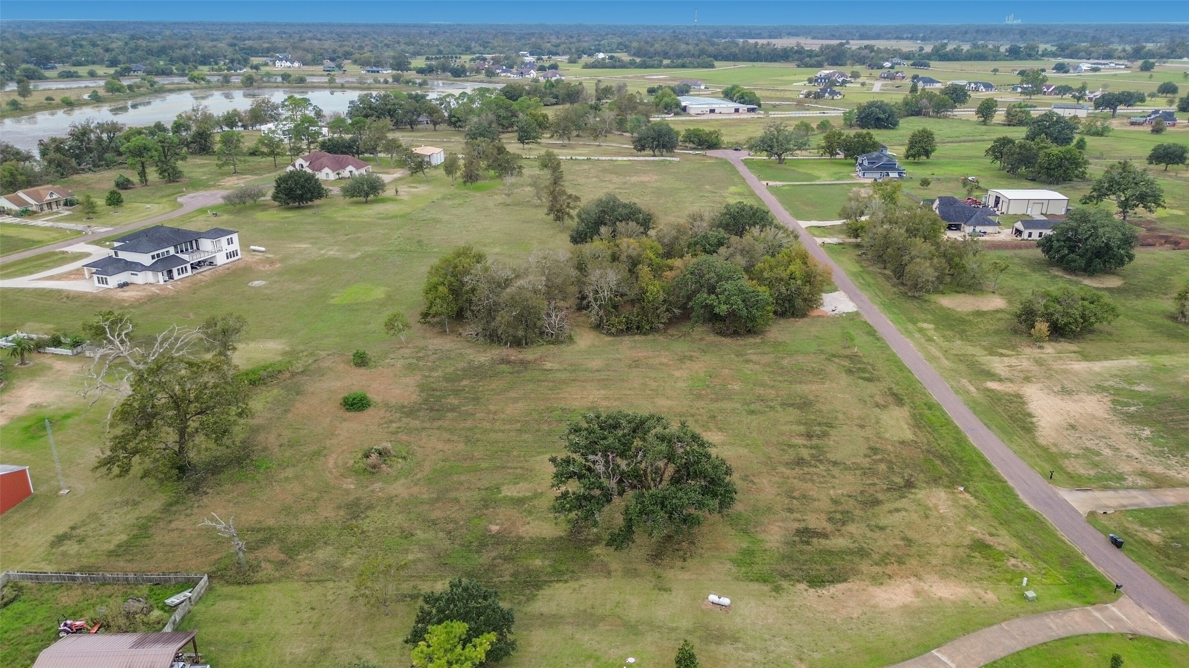 2811 Horse Trail Drive, Rosharon, TX 77583