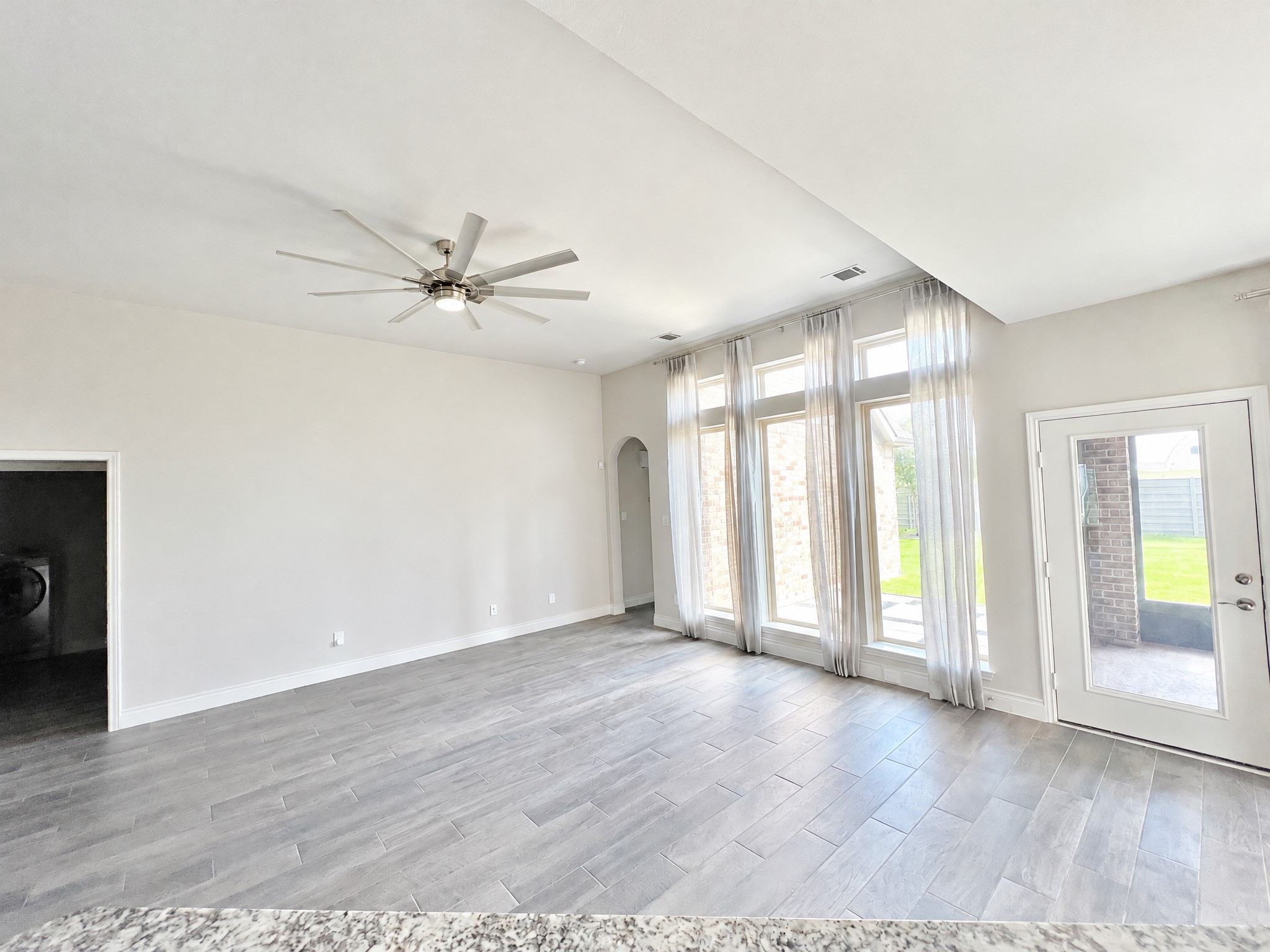 Perfect living area and eat-in kitchen large equipped with an area perfect for hosting! Perfect living area and eat-in kitchen large equipped with an area perfect for hosting!