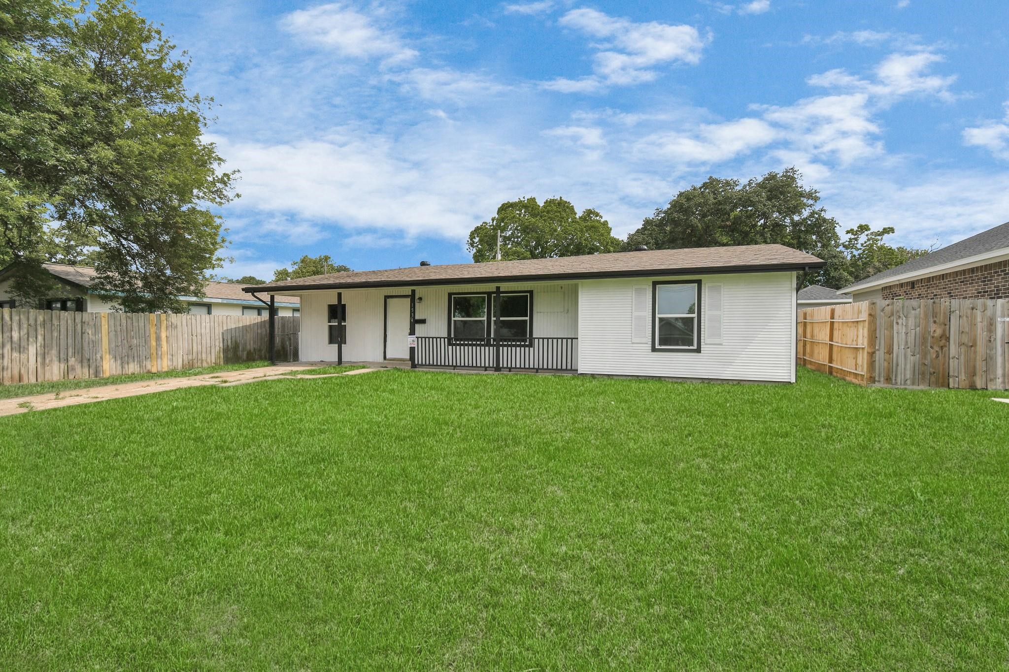 1534 Wayside Drive, Texas City, TX 77590