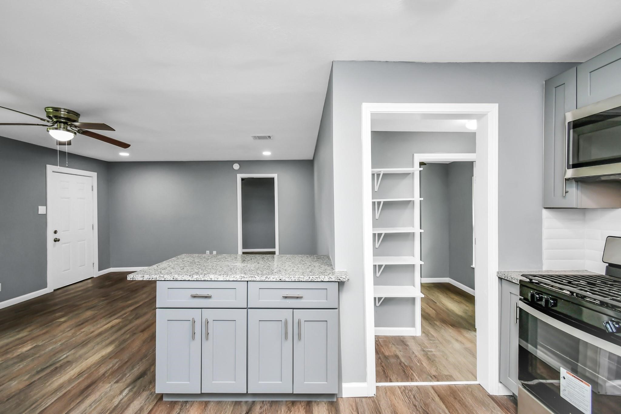 1534 Wayside Drive, Texas City, TX 77590