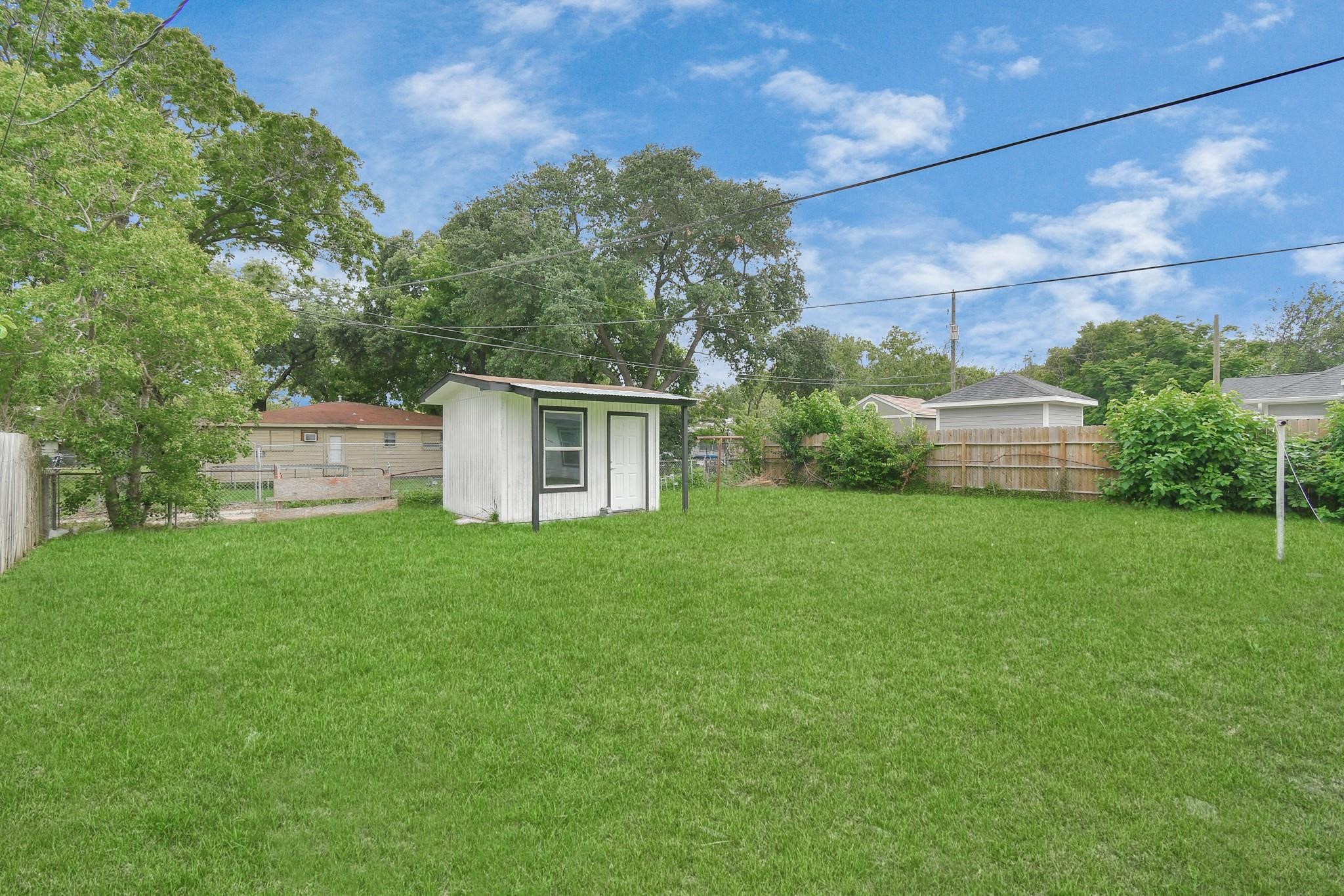 Large Backyard and Shed