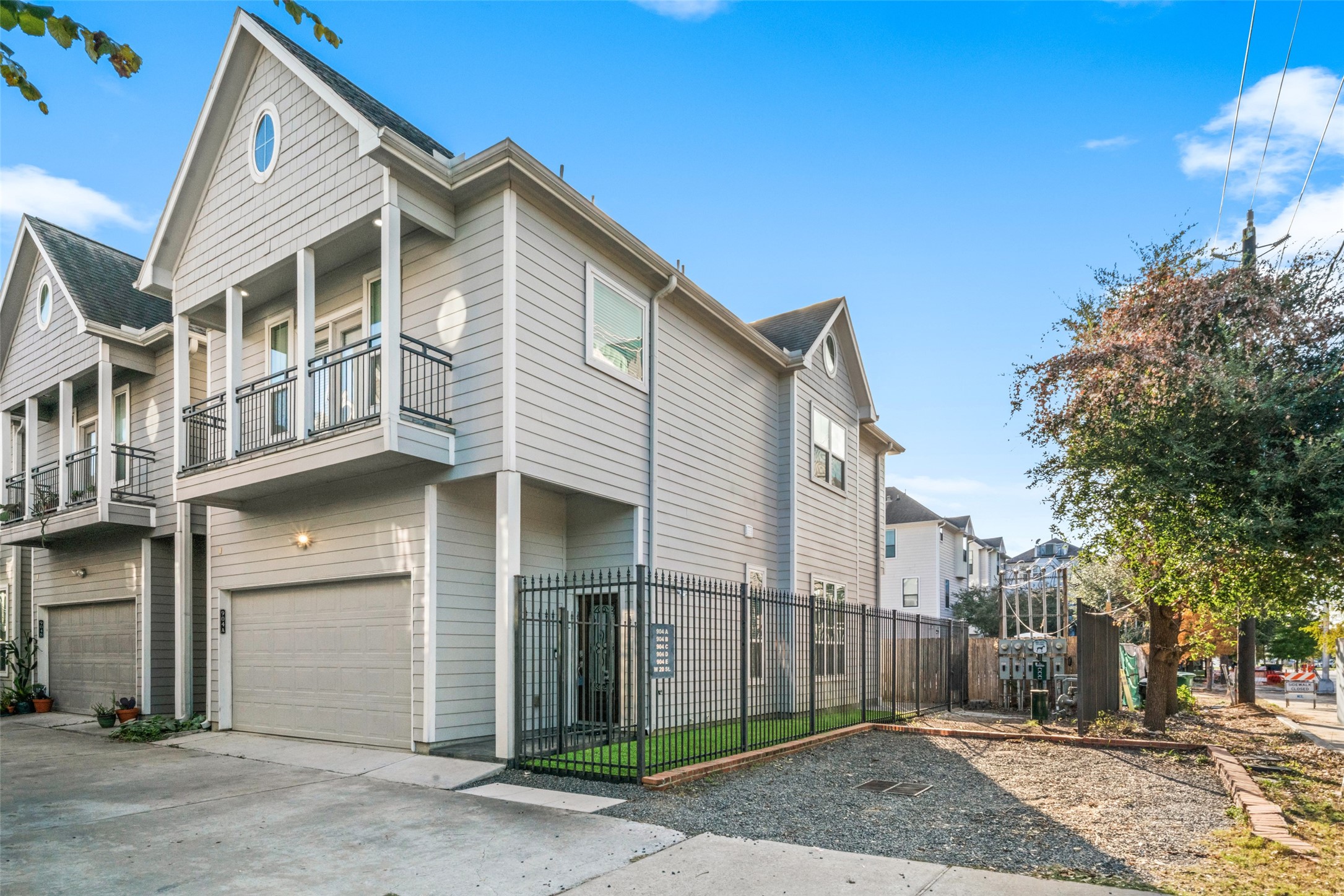 Convenient guest parking located next to your unit! Convenient guest parking located next to your unit!