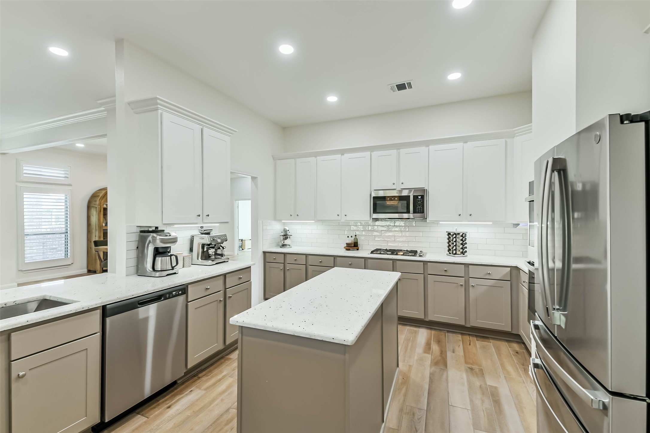 3214 Paseo Circle, Dickinson, TX 77539
