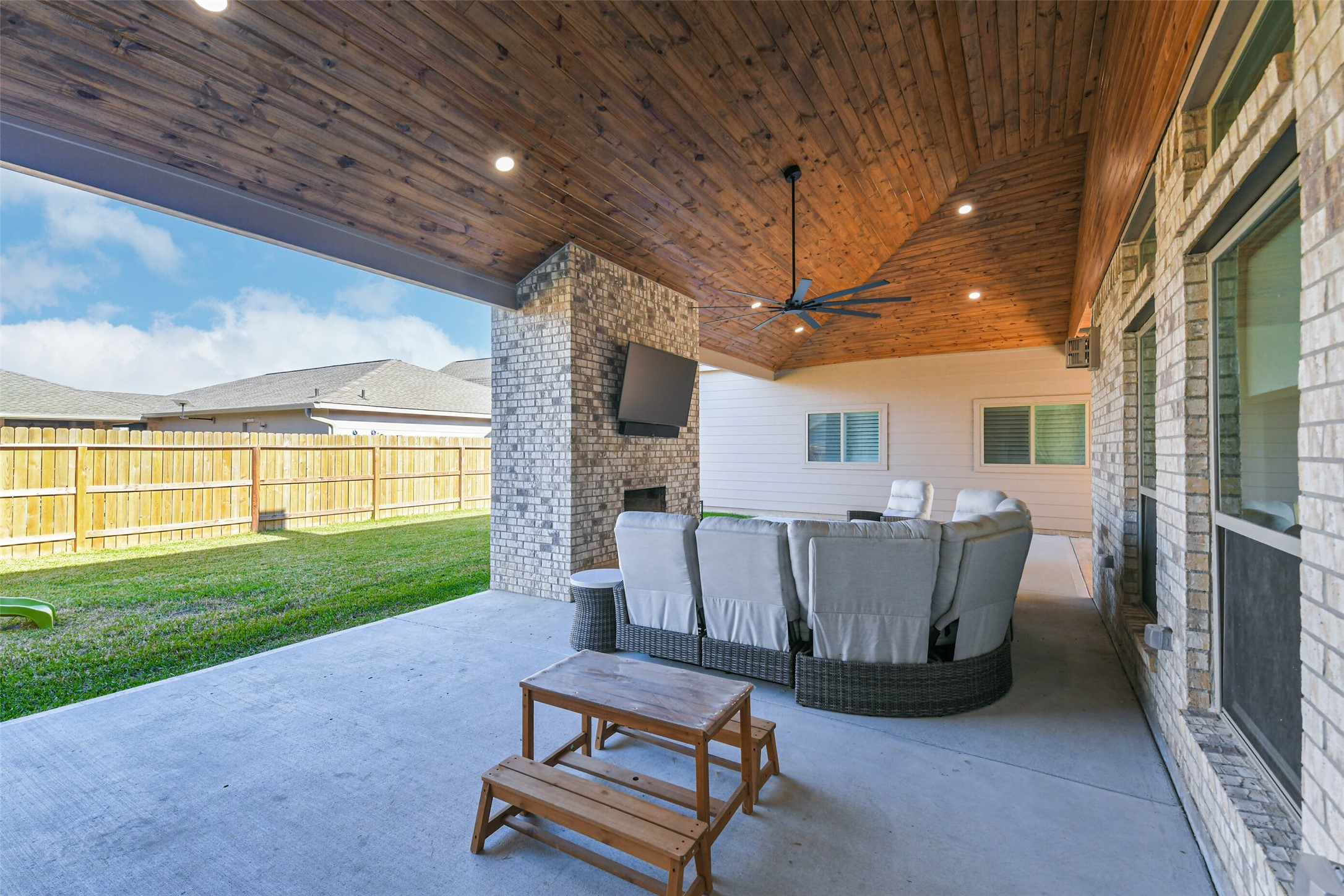 3214 Paseo Circle, Dickinson, TX 77539