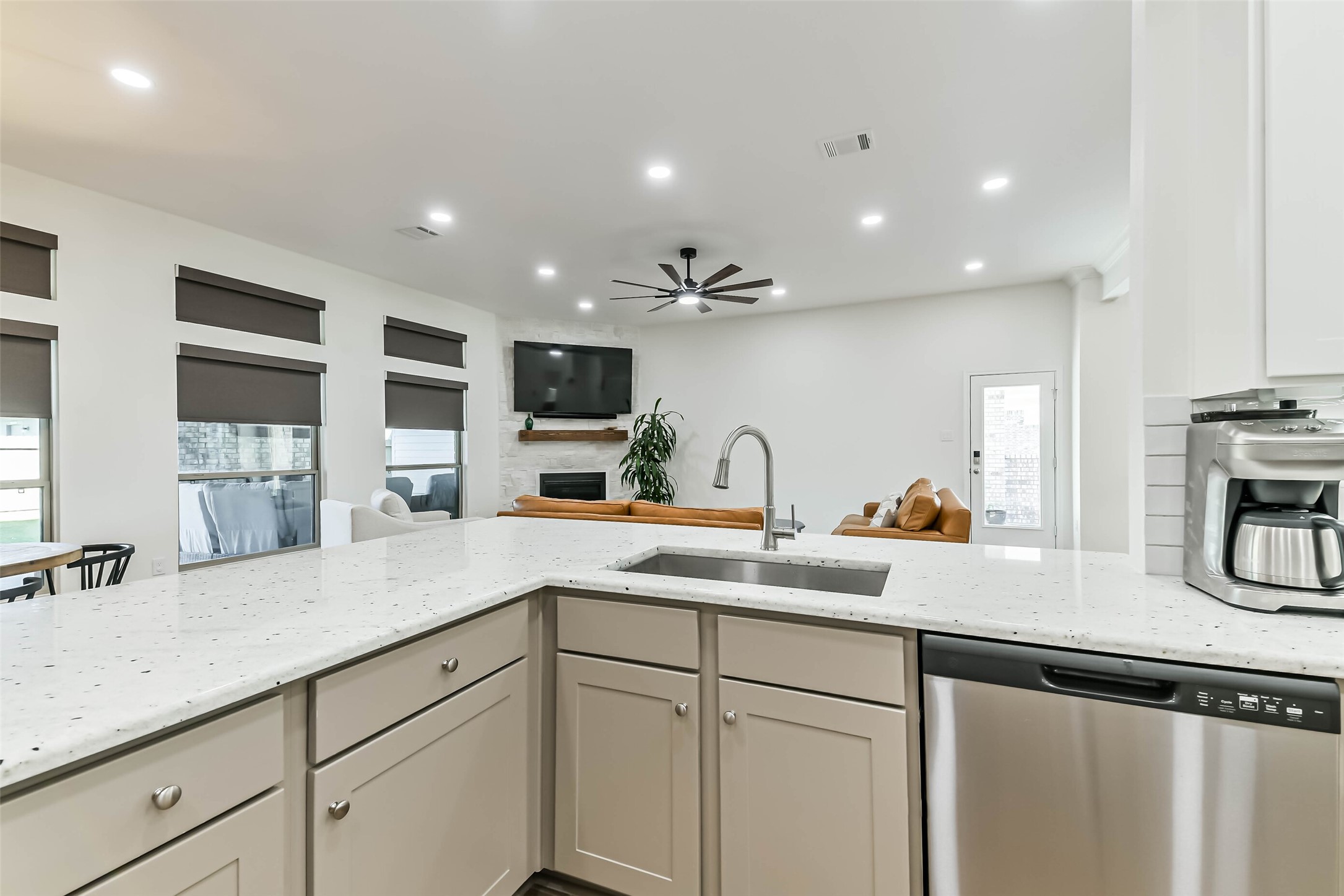 3214 Paseo Circle, Dickinson, TX 77539