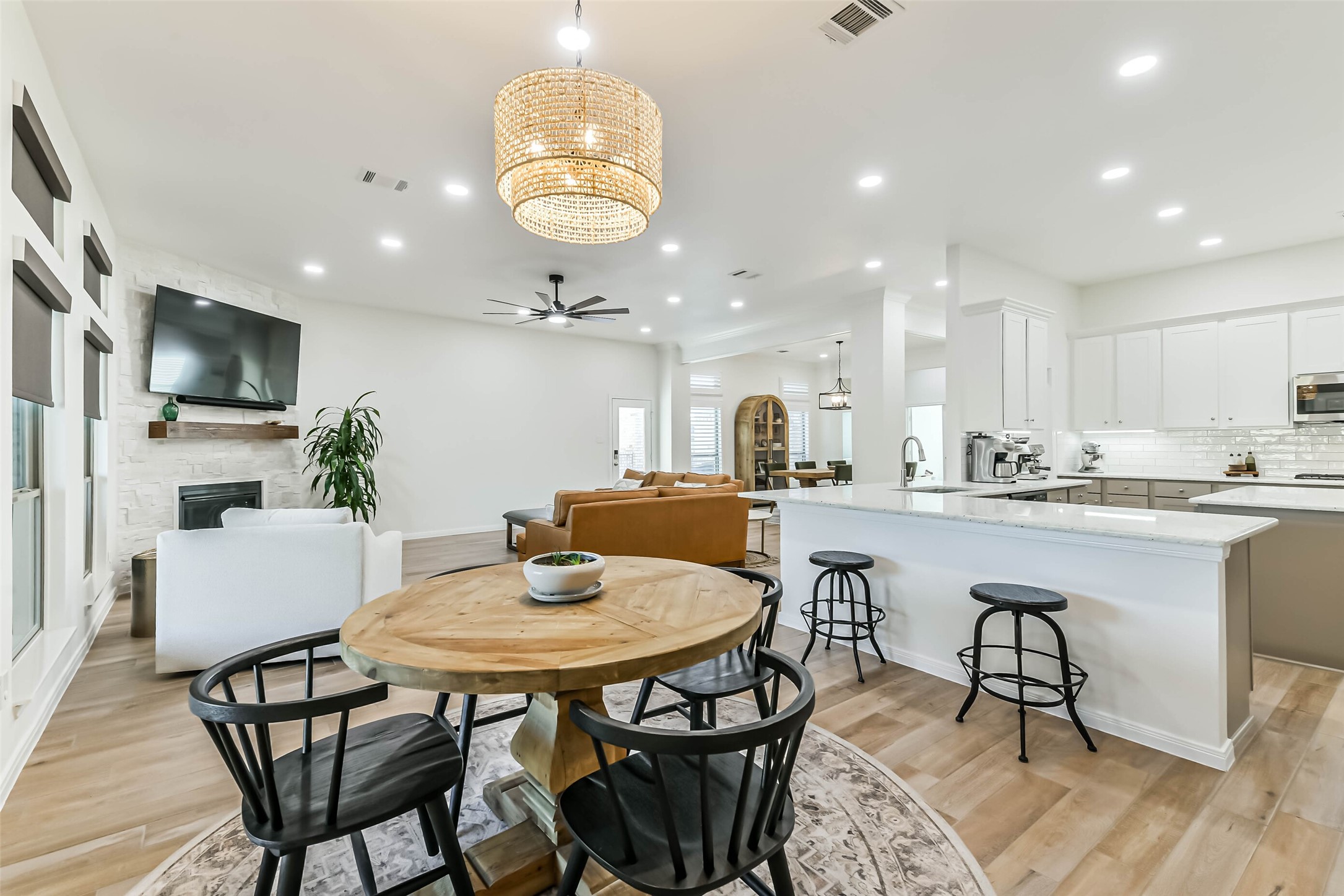 3214 Paseo Circle, Dickinson, TX 77539