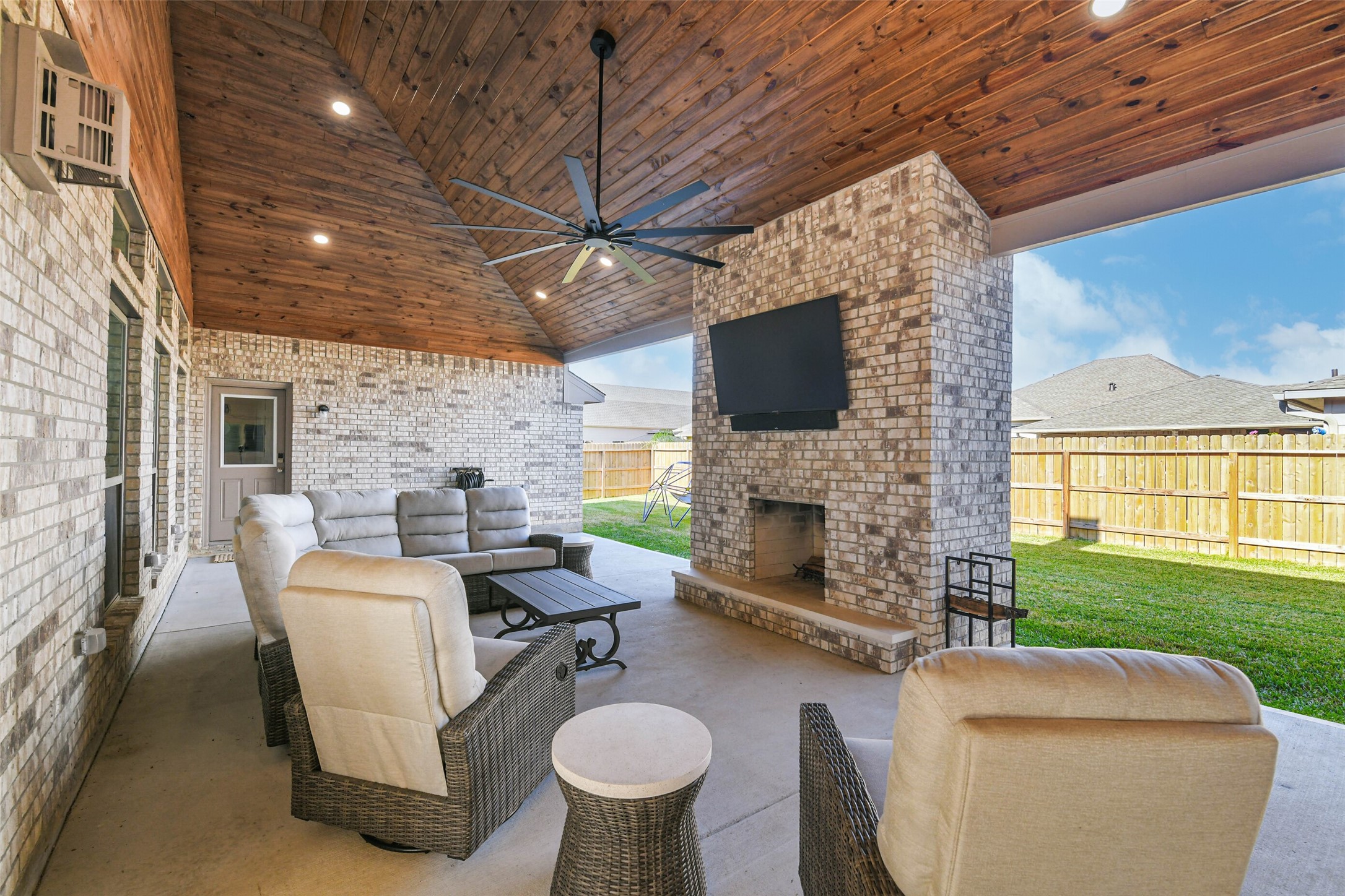 3214 Paseo Circle, Dickinson, TX 77539