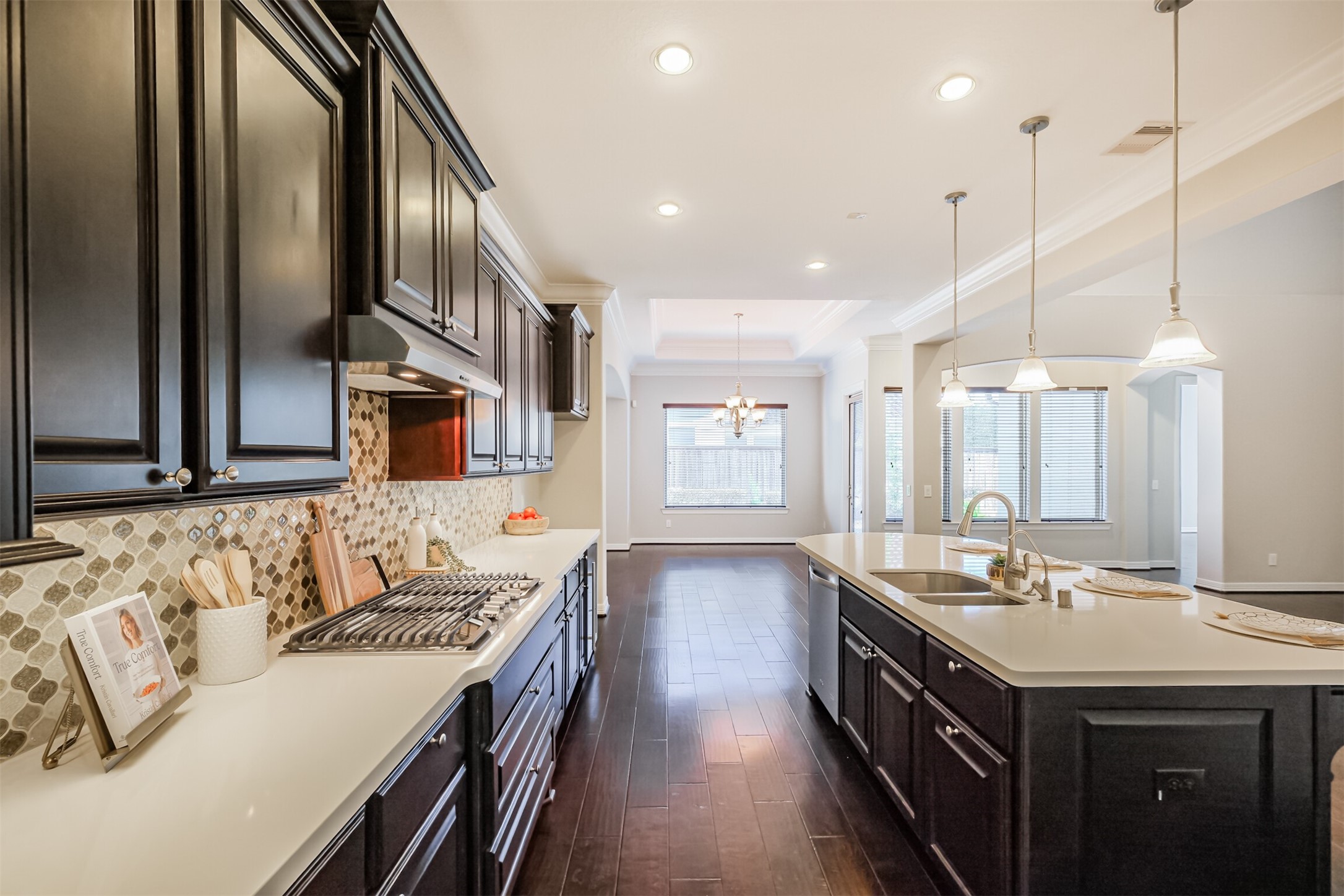 Beautiful finishes throughout.