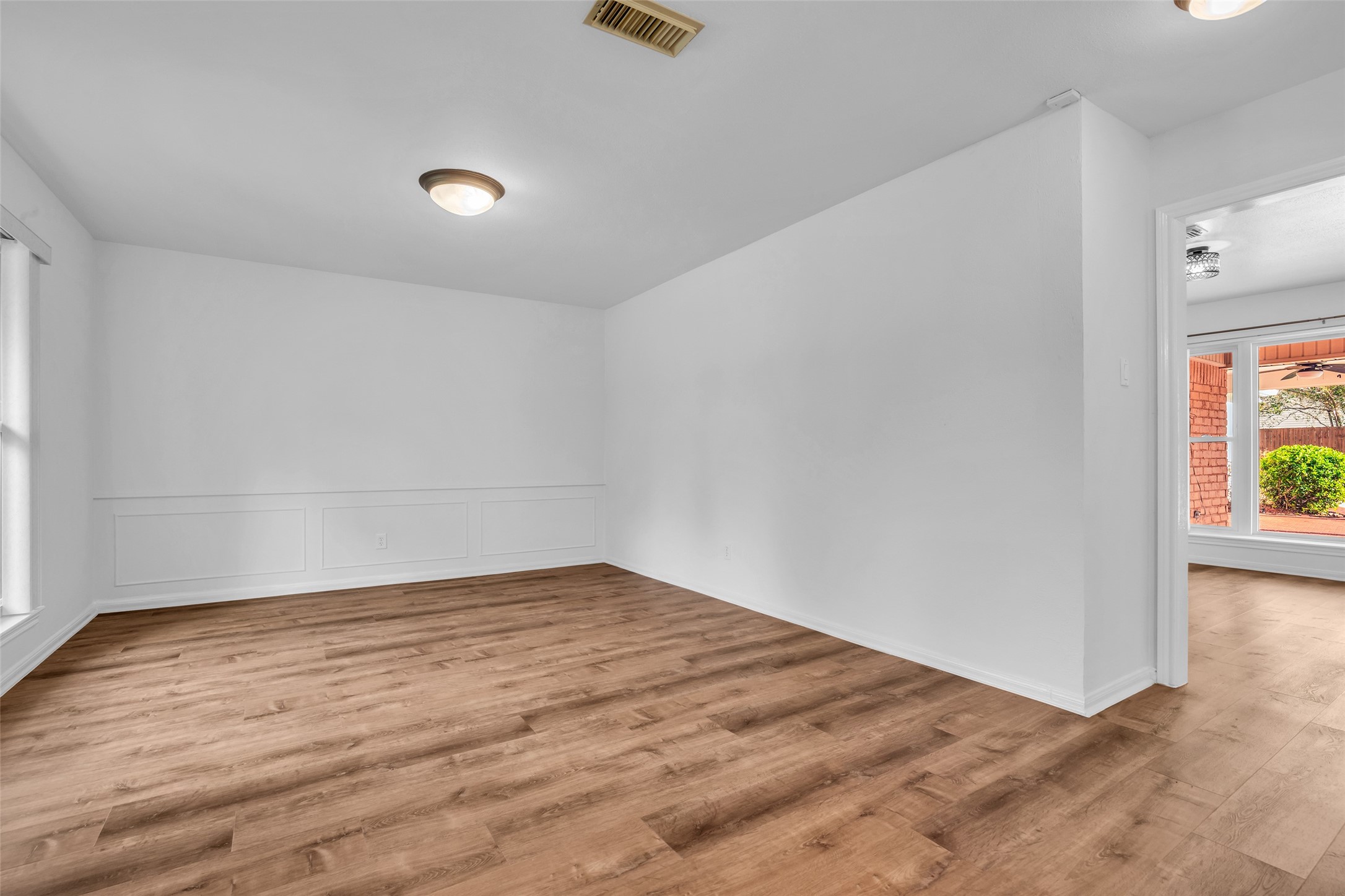 15319 Seahorse Drive, Houston, TX 77062